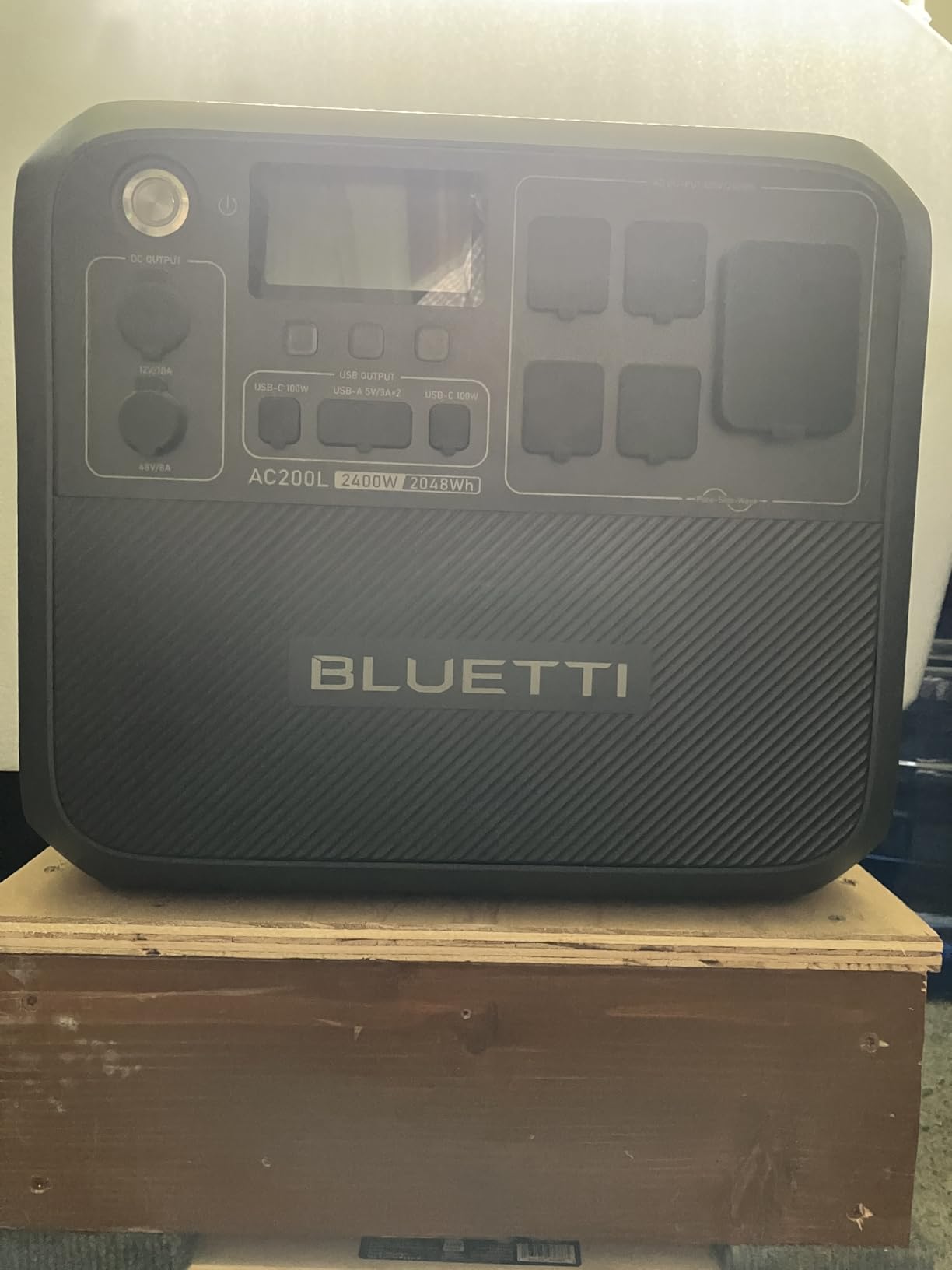 BLUETTI AC200L Portable Power Station 2048Wh 2400W LiFePO4 Battery | 3600W Power Lifting, Expandable to 8192Wh, 30A RV Output, Solar Generator for Camping, RV, Home Use, Emergency customer photo 1