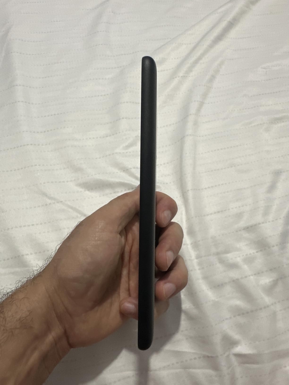 Amazon Kindle 16 GB (newest model) - Lightest and most compact Kindle, now with faster page turns, and higher contrast ratio, for an enhanced reading experience - Black customer photo 2