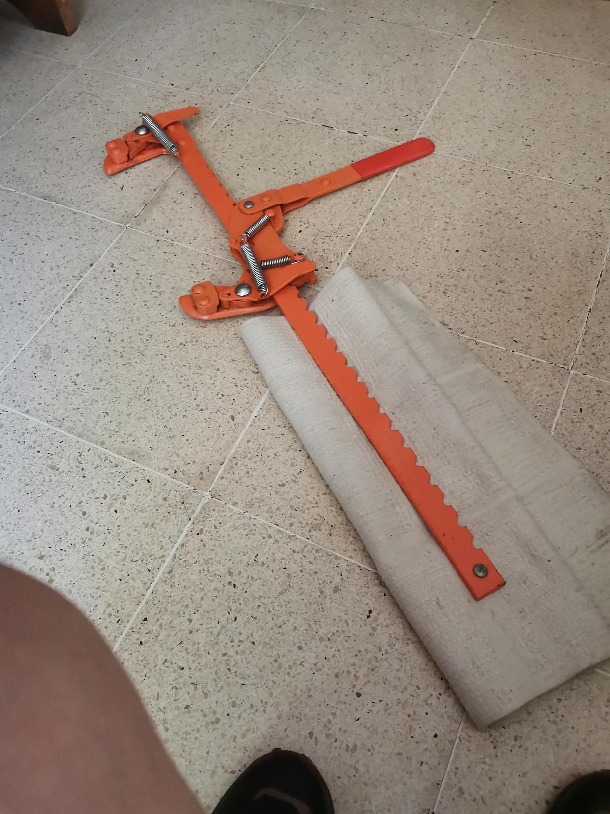 Miyake Fence Wire Stretcher Tool, Barb Wire Fencing Tightener and Splicer | Heavy Duty Fence Stretcher Bar & Puller for Efficient Repair, Durable Fence Fixer Stretcher, 32 inch customer photo 1