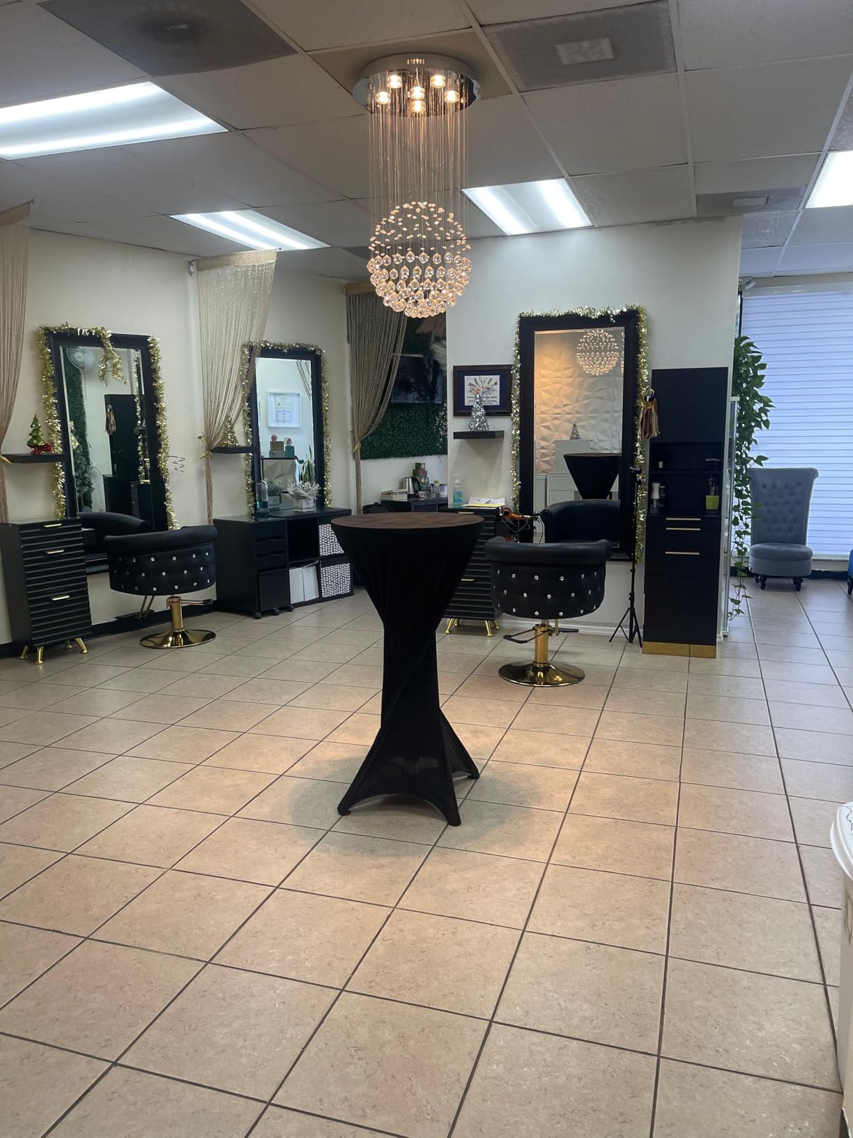 OmySalon Salon Stations for Hair Stylist, Barber Station Hair Salon Station, Beauty Salon Spa Equipment with 2 Drawers, 2 Storage Cabinet, 6 Hair Dryer Holders for Hair Styling, Black Gold customer photo 2