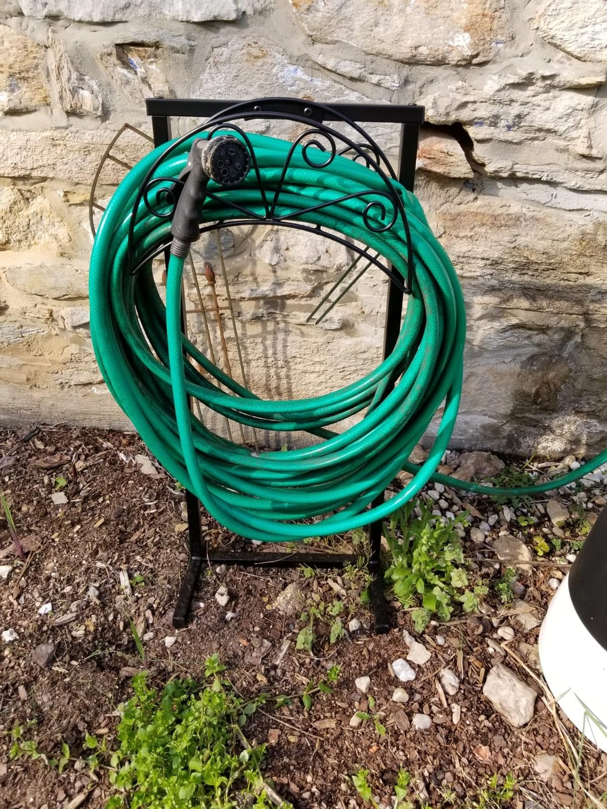 TomCare Garden Hose Holder, Heavy Duty Stand for 160FT Hose with 4 Spikes | Thick Metal Frame, 250 lbs Load Capacity, Dual-Layer Powder Coating for Outdoor Durability, 2 Rear Tool Hooks, Easy Assembly customer photo 1