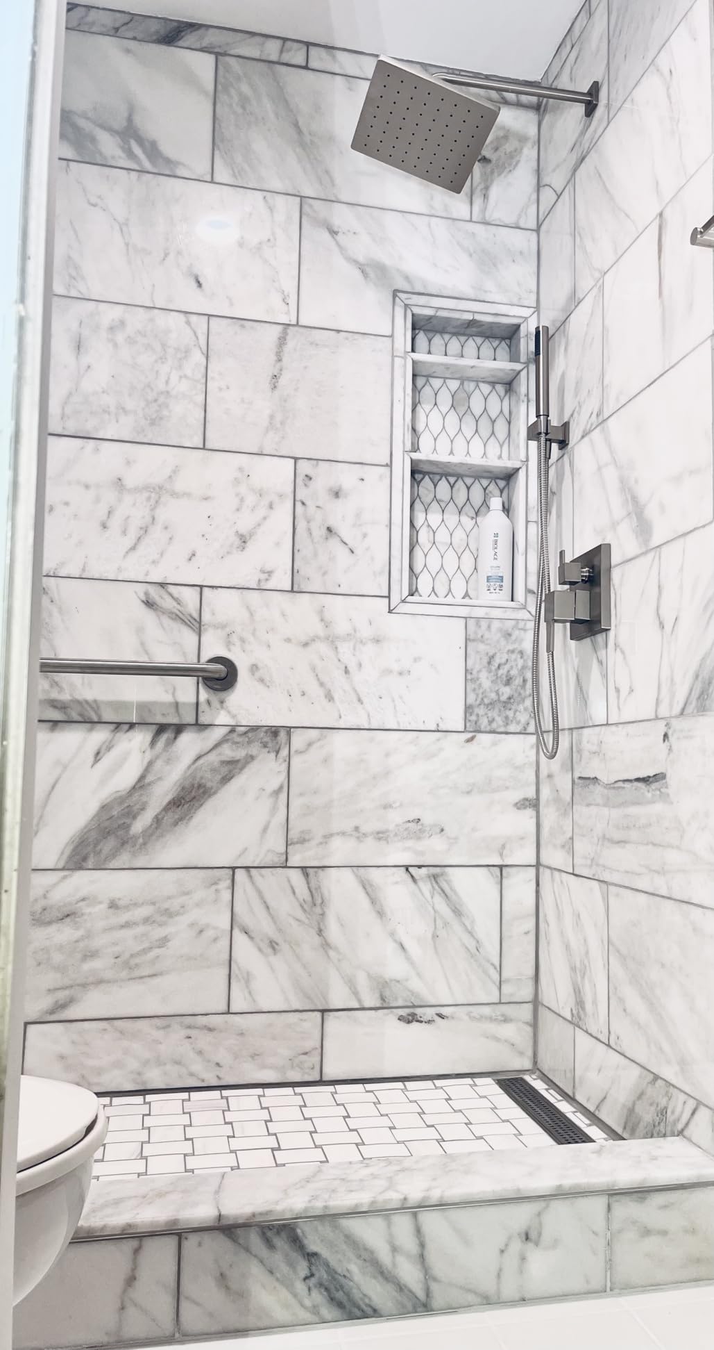 Delta Modern 14 Series Square Rain Shower System Faucet Set, Rainfall Brushed Nickel Shower Head and Handle Set, Valve Trim Kit, 10 Inch, Spotshield Stainless 342701-SP customer photo 1