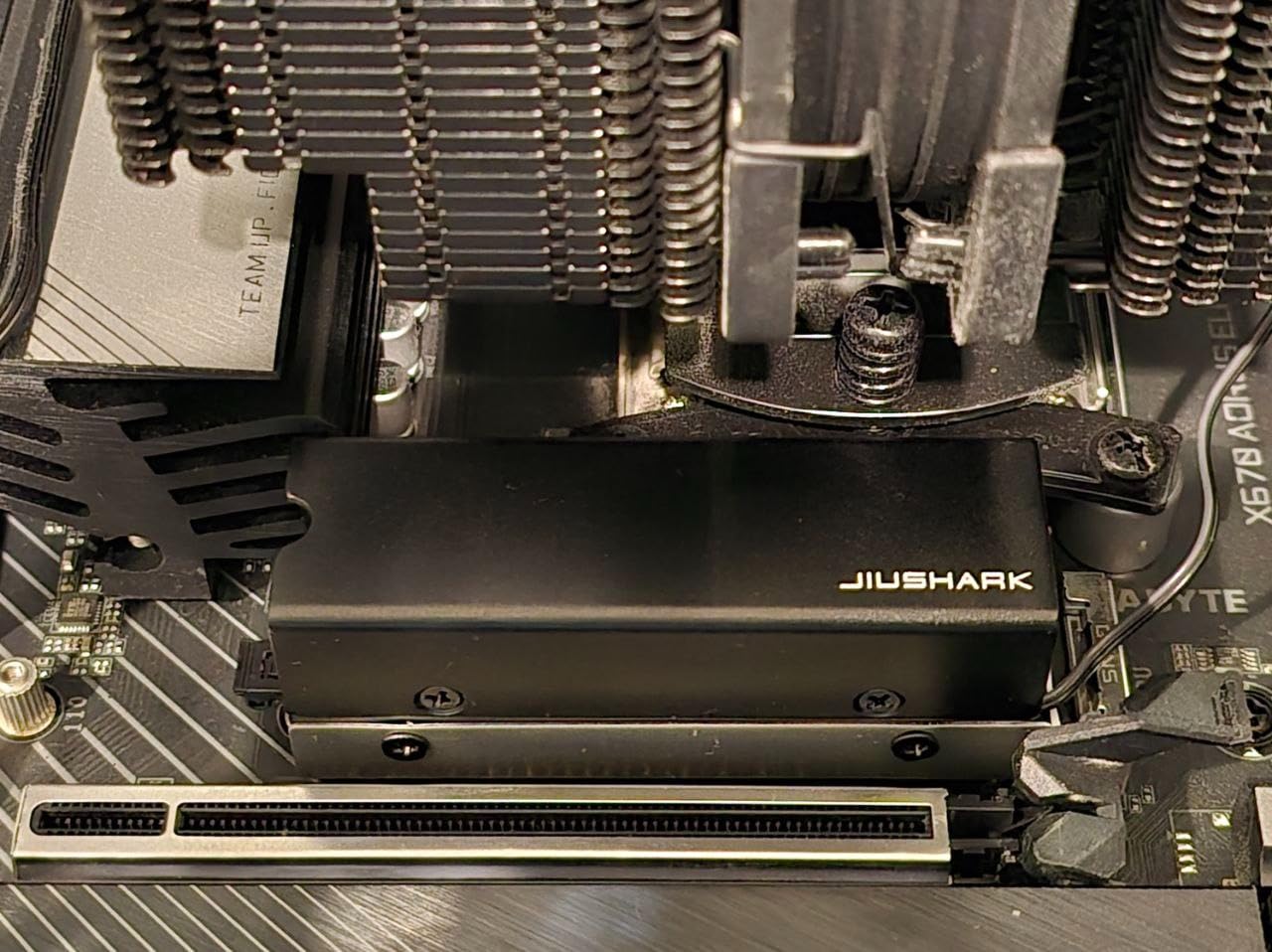 Crucial T705 PCIe Gen5 NVMe 4TB SSD, Up to 14,100MB/s, TLC NAND, Intel & Ryzen Compatible, for Hardcore Gaming & High-Speed Storage, Solid State Drive, Includes 1Mo Adobe CC - CT4000T705SSD3 customer photo 2