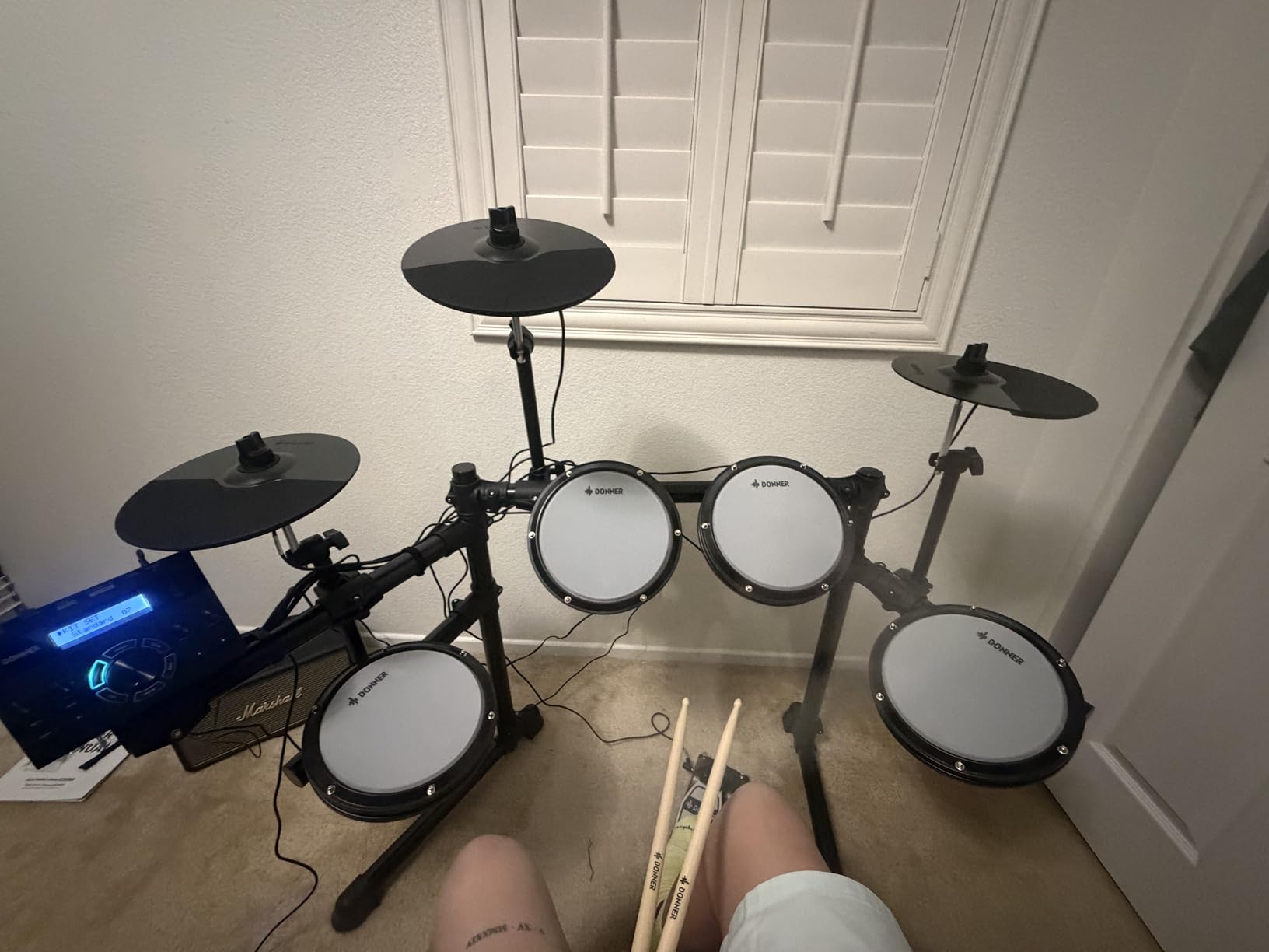 Electric Drums, Donner DED-200 LITE Electronic Drum Kit for Beginner with 450+ Sounds, USB MIDI, Quiet Mesh Pads, Throne, Headphones, Sticks and 40 Melodics Lessons customer photo 1