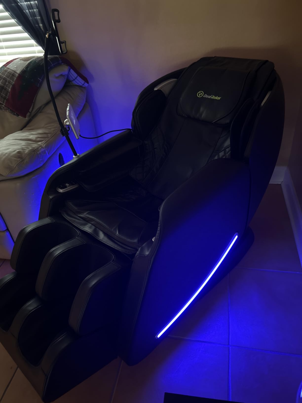 Real Relax Massage Chair Full Body with Unique Phone Controller, Heart and Blood Measurement, Zero Gravity 3D SL-Track Recliner with APP Control, Child Lock, Pause Button, Back Pad, Favor-06, Dark Brown customer photo 2