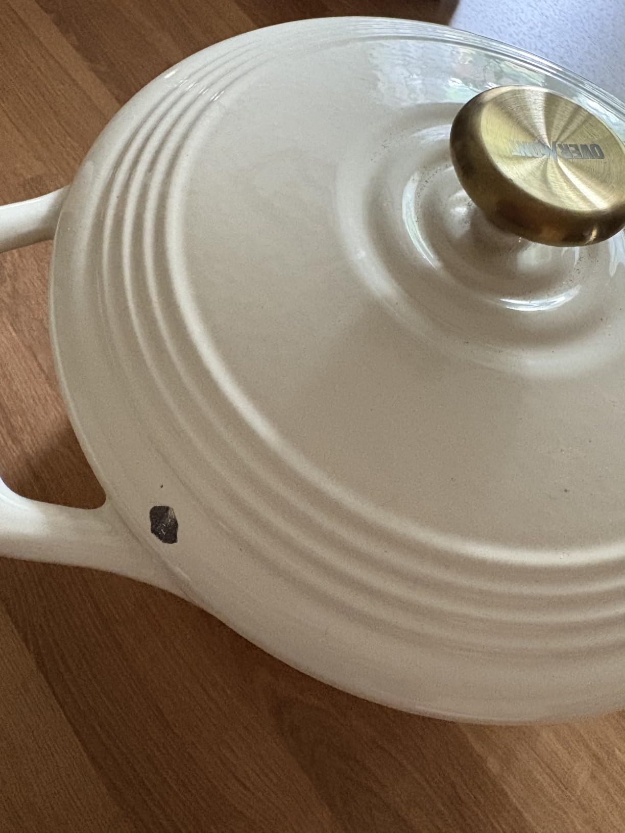 Overmont Enameled Cast Iron Dutch Oven - 7QT Pot with Lid Cookbook & Cotton Potholders - Heavy-Duty Cookware for Braising, Stews, Roasting, Sourdough Baking (Cream White) customer photo 2