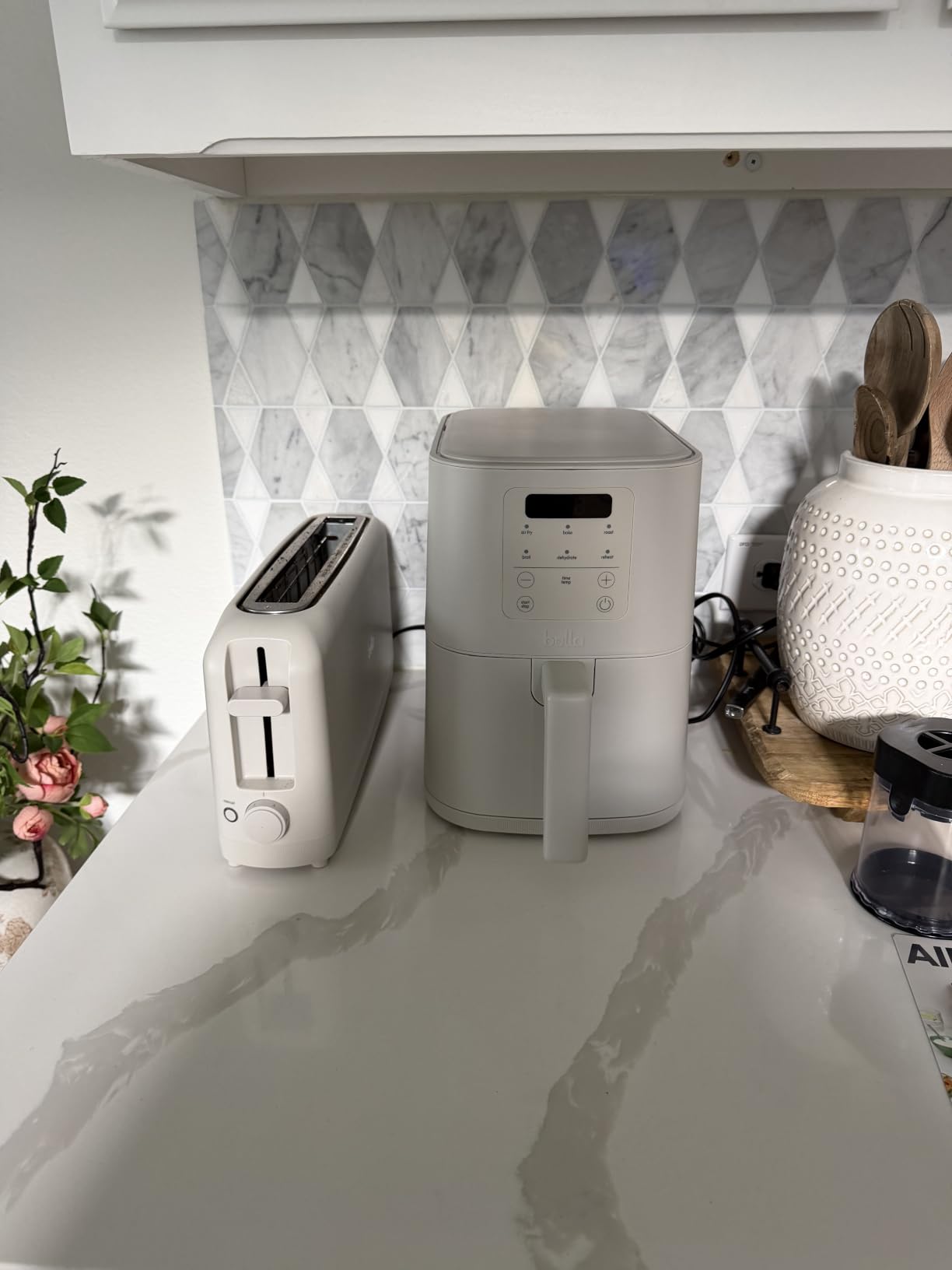 bella 4Qt Slim Air Fryer, Fits-anywhere™ Kitchenware, EverGood™ Ceramic Nonstick Coating, Adjustable Temperature, 6 Preset Cooking Options, 60 Min Auto Shutoff w Audible Tone, 3.3lb Capacity, Oatmilk customer photo 2