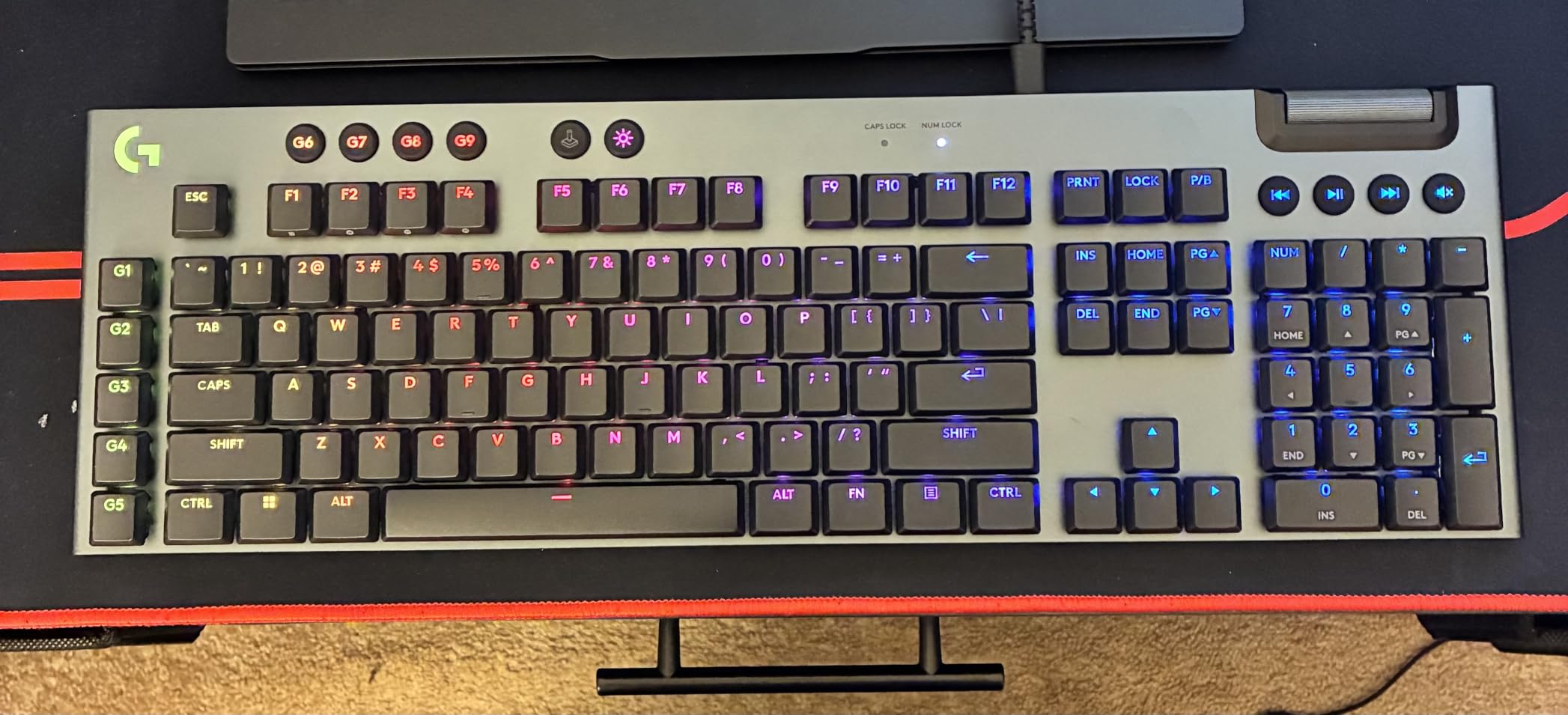 Logitech G915 X Wired Gaming Keyboard (Linear)- Black customer photo 2