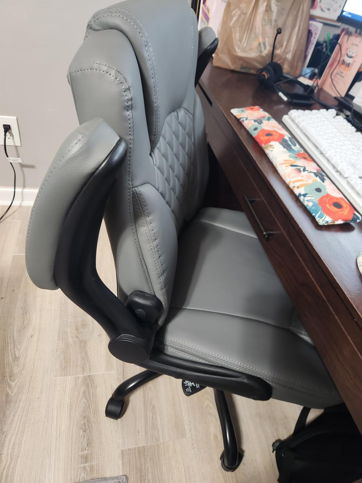 Leather Office Chair, PU Home Computer Desk Chairs with Ergonomic Back Support, 360° Swivel Free, Small Gaming Chair with Wheels and Adjustable Armrests, for Short People Use, Black customer photo 2