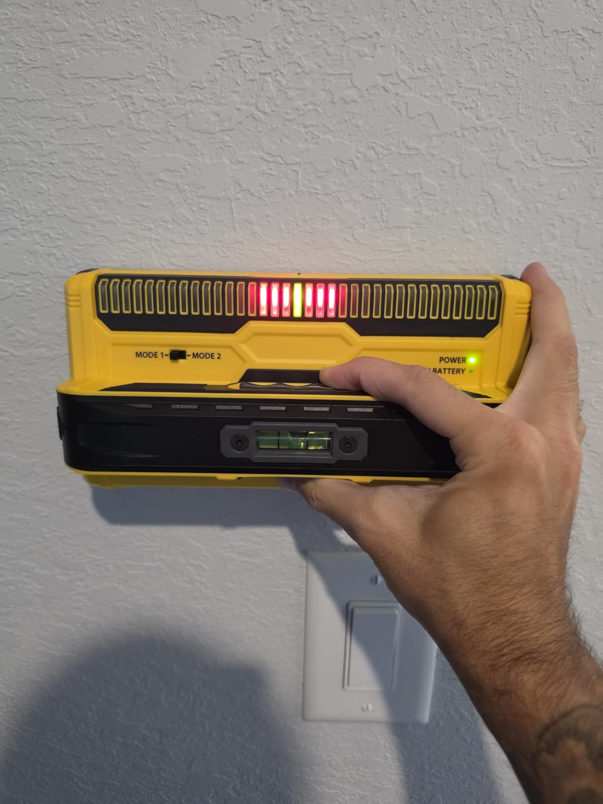Franklin Sensors ProSensor MAX Stud Finder, 13-Sensor Wall Scanner, Detects Through Plaster, OSB & Lath, Made in the USA customer photo 1