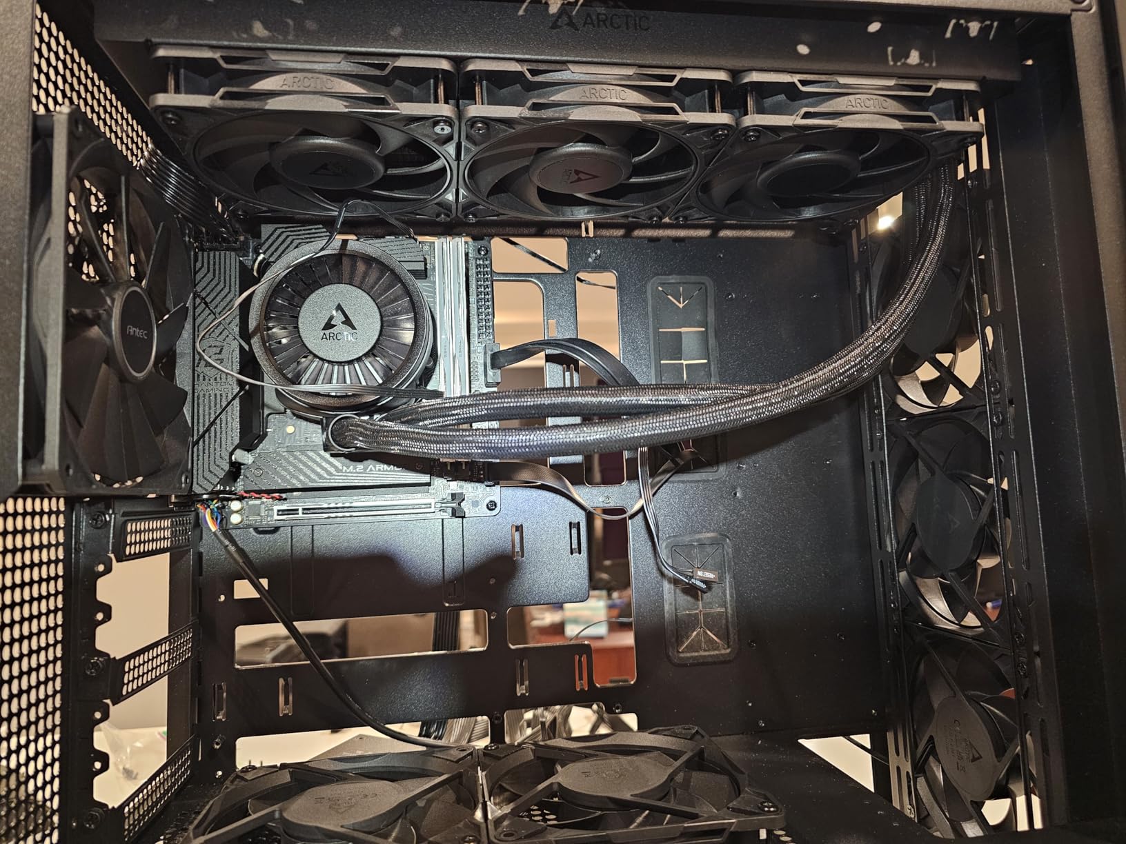 ASRock Phantom Gaming Intel Z790I Lightning WiFi DDR5 DIMMs up to 8600+ (OC) MHz 128GB LGA1700 M.2 Mini-ITX Motherboard SATA3 6.0 Gb/s Z790 802.11axe Wi-Fi 6E PCIe 5.0 x16 customer photo 1