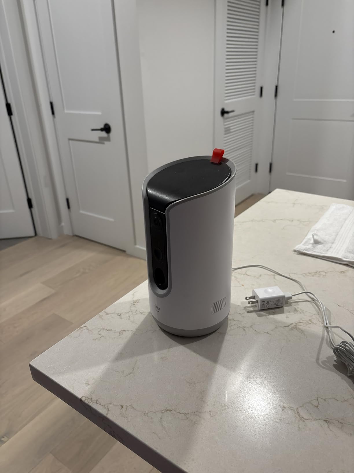 Geeni Pet Treat Dispenser Camera, 2K HD Wi-Fi Enabled, Auto-Follow, White customer photo 1