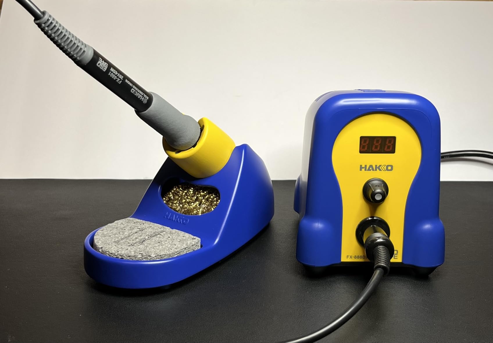 Hakko FX888DX-010BY - Digital Soldering Station with Rotary Encoder (Blue/Yellow Housing) customer photo 2