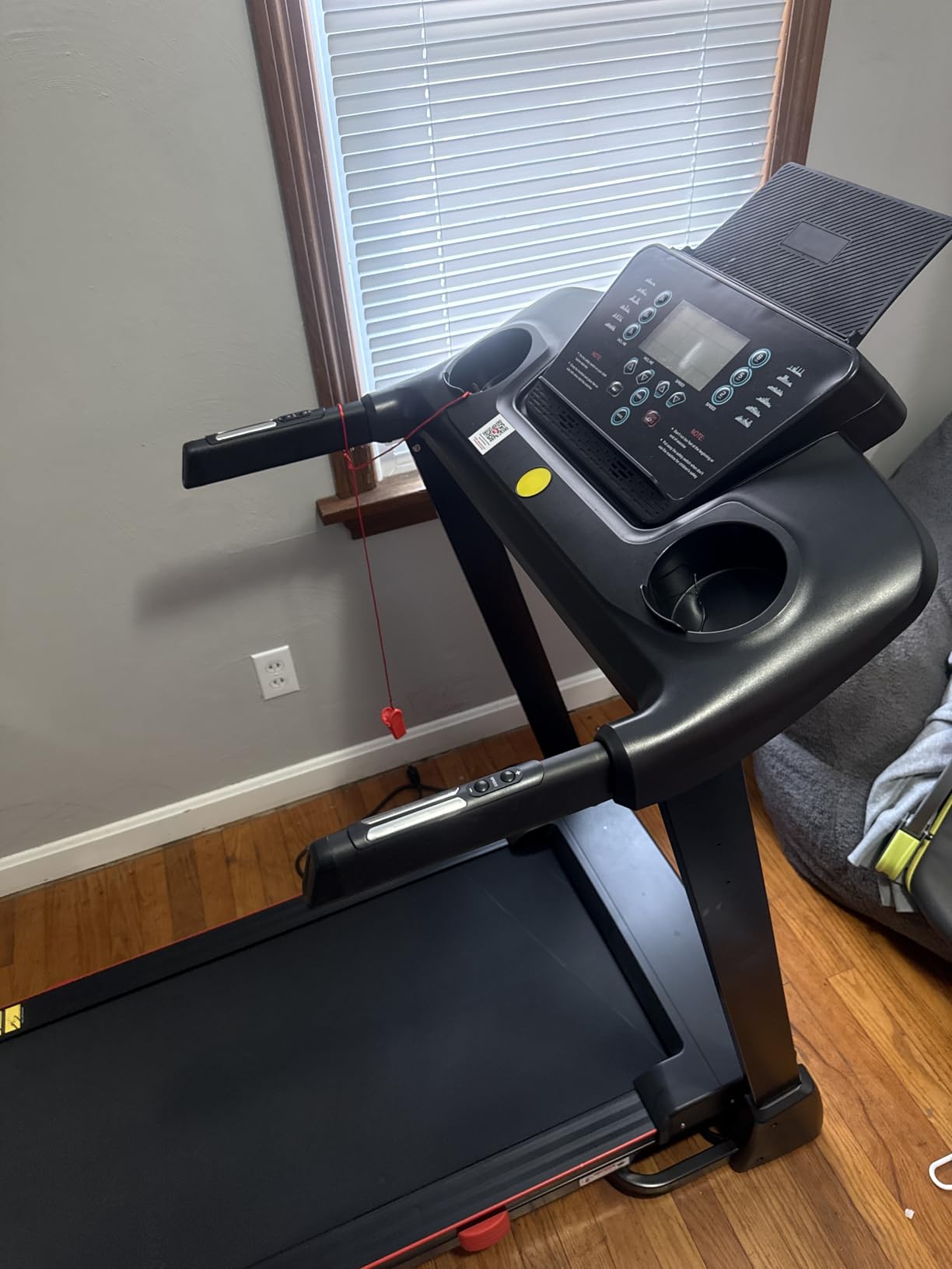 ATEEDGE Treadmills for Home, 15% Auto Incline, Foldable, 350LB Capacity | 18-Inch Wide Running Belt; Quiet 3 HP Motor; Heavy-Duty Support; Shock Absorption Deck; Joint-Friendly Cushioning customer photo 1