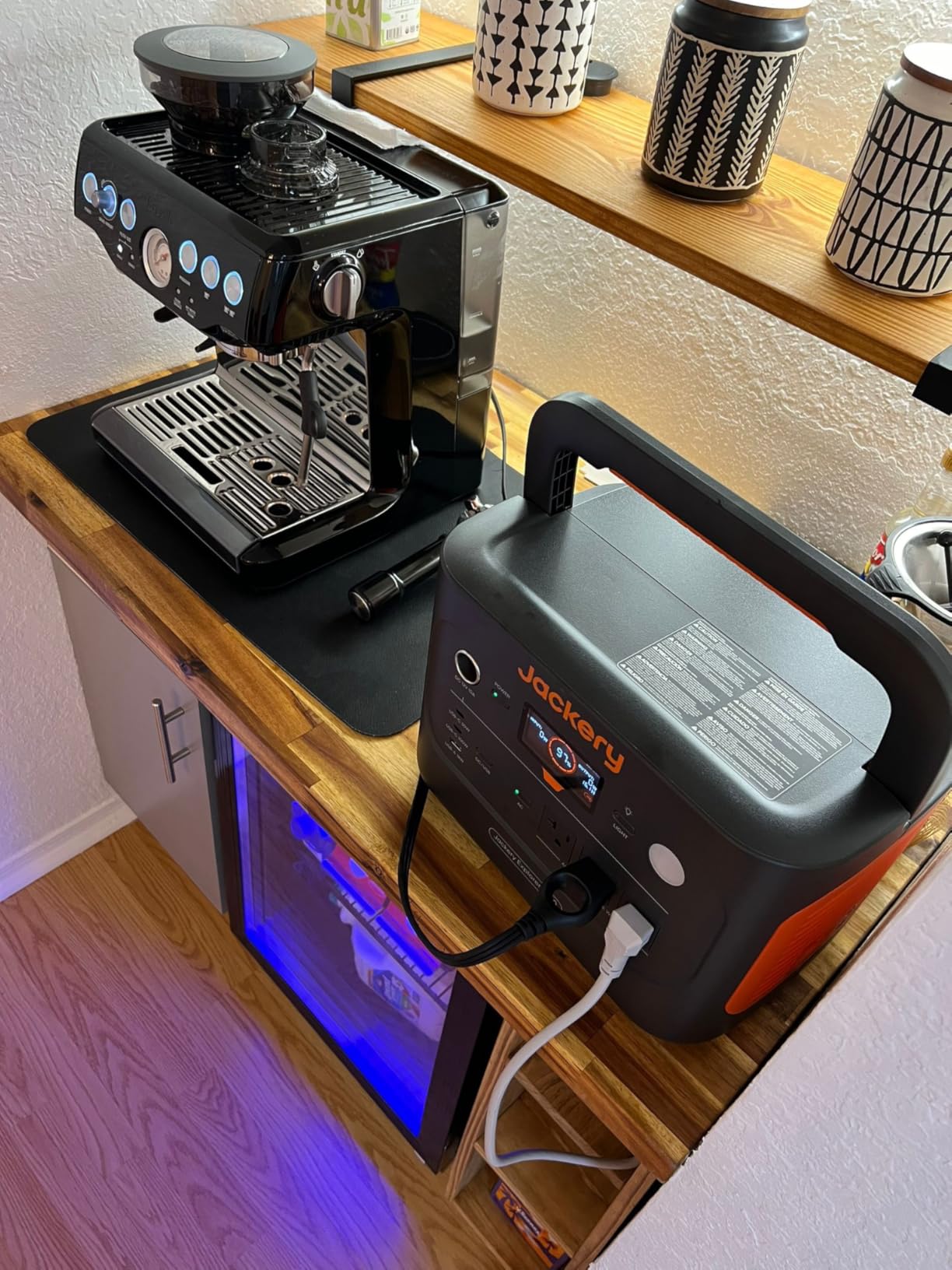 Jackery Explorer 1000 v2 Portable Power Station, 1070Wh, 1500W | 1 Hr Fast Charge, LiFePO4 Battery, 100W USB-C Output, Solar Generator for Camping, Emergency, RV customer photo 1
