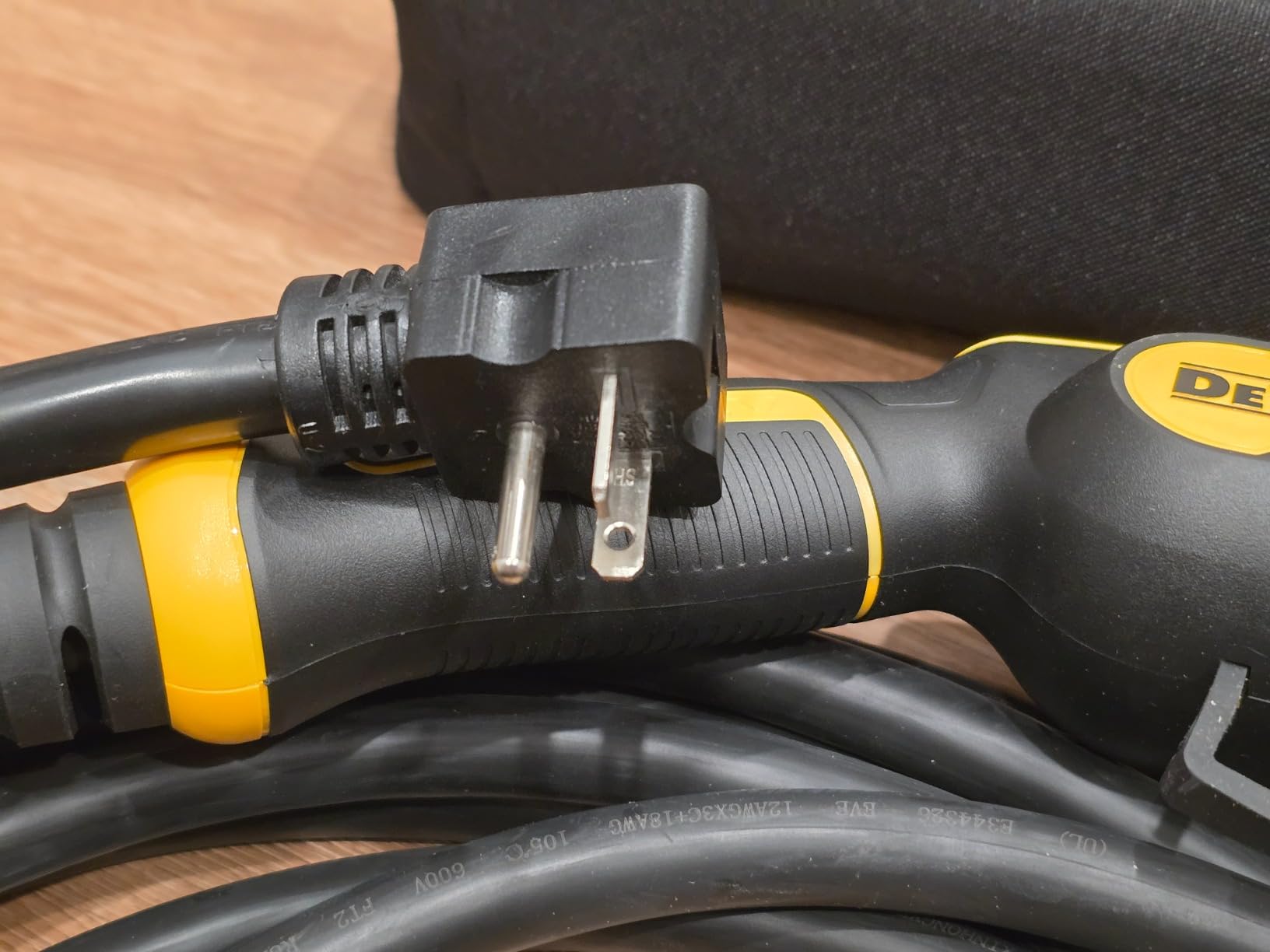 DEWALT Level 1 & 2 Portable EV Charger, 16 Amps, 120-240V, 25 Ft. Cable | CSA certified, indoor/outdoor use, NEMA 6-20 plug with 5-15 adapter included customer photo 1