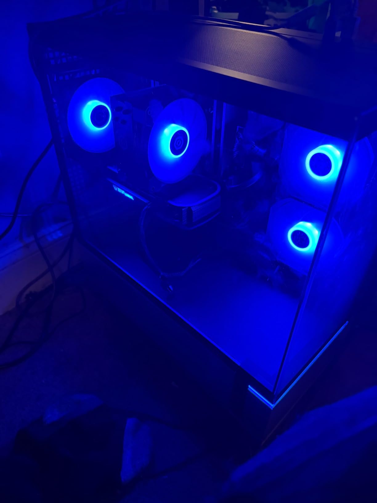 Gamer Master Gaming PC, AMD Ryzen 7 8700F 4.1GHz, GeForce RTX 4060 Ti 8GB, 16GB DDR5, 1TB PCIe Gen4 SSD, WiFi Ready & Windows 11 Home (GMA2900A) customer photo 1