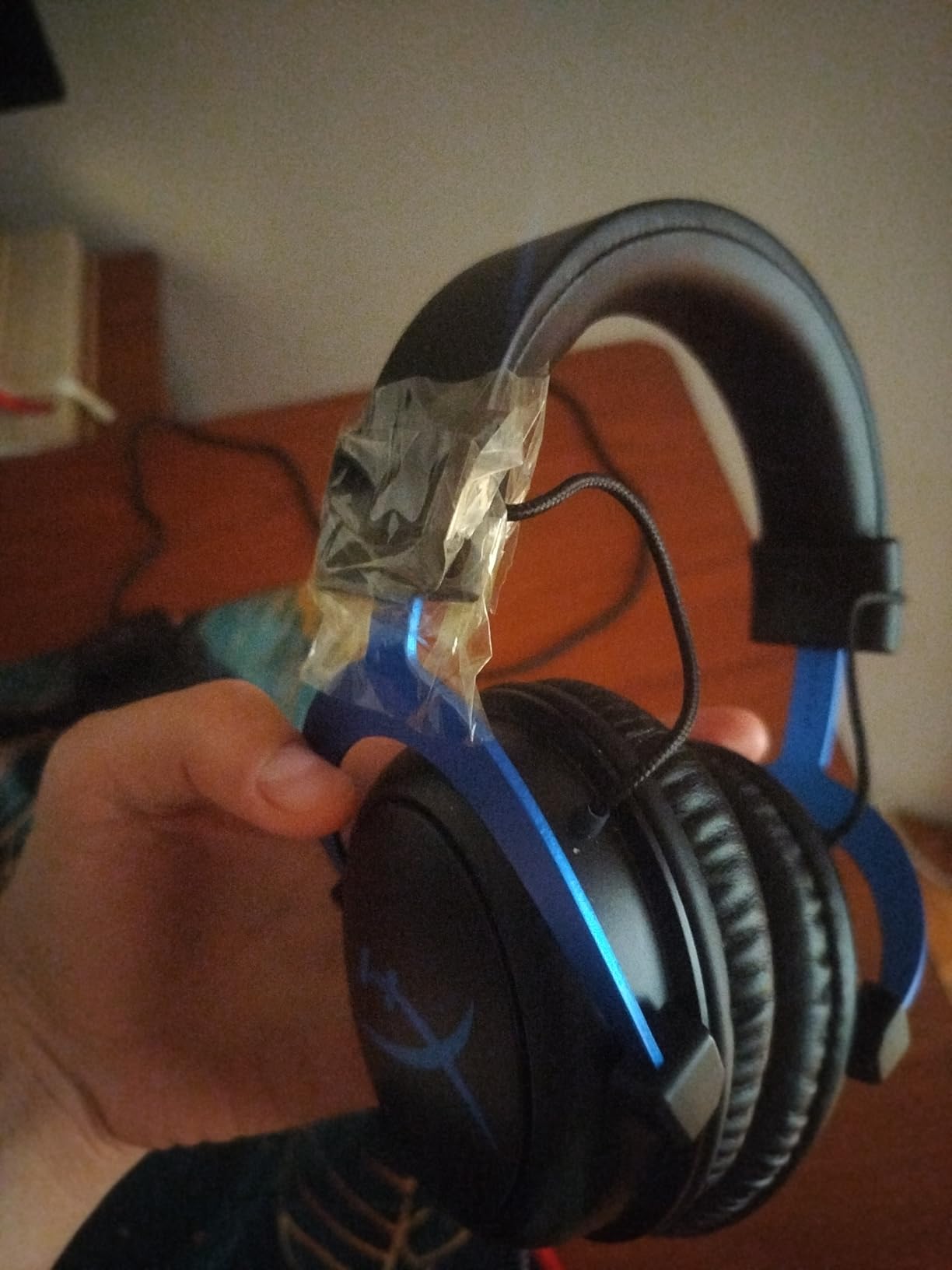HyperX Cloud - Gaming Headset, Memory Foam Comfort, Noise-Cancelling mic, Durable Aluminum Frame customer photo 2