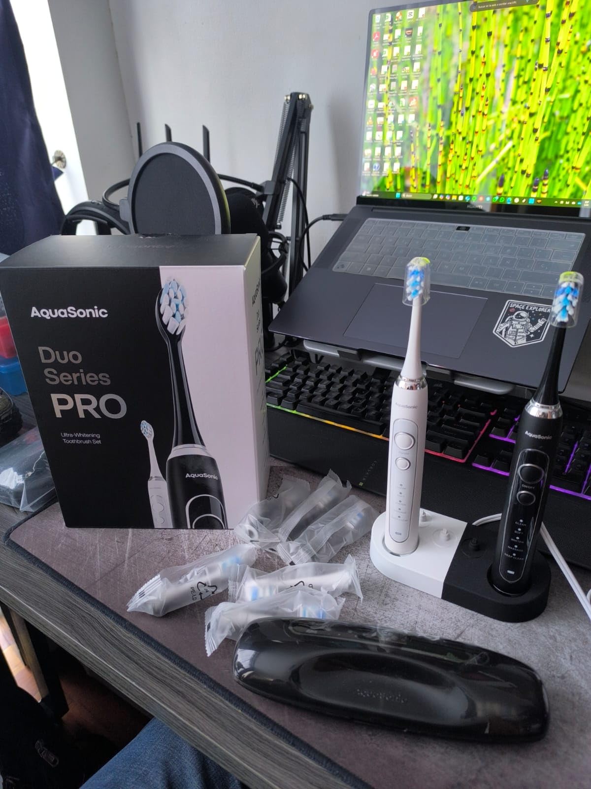 Aquasonic Duo Series PRO - Ultra-Whitening Electric Toothbrush Set - 5 Modes & Smart Timers - Premium Travel Cases & 10 Proflex Brush Heads - ADA Accepted Toothbrushes customer photo 1