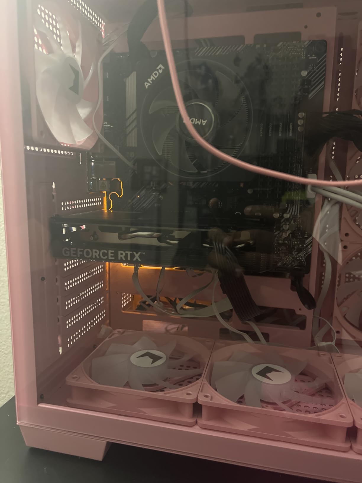 ASUS Dual GeForce RTX™ 4060 V2 OC Edition (PCIe 4.0, 8GB GDDR6, DLSS 3, HDMI 2.1a, DisplayPort 1.4a, 2-Slot Design, Axial-tech Fan Design, 0dB Technology) customer photo 1