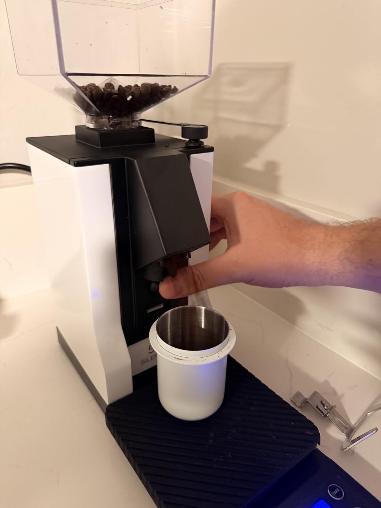 Eureka Mignon Silenzio Espresso Grinder, Black, 55mm | Silent Technology, Stepless, Timed Dosing customer photo 2