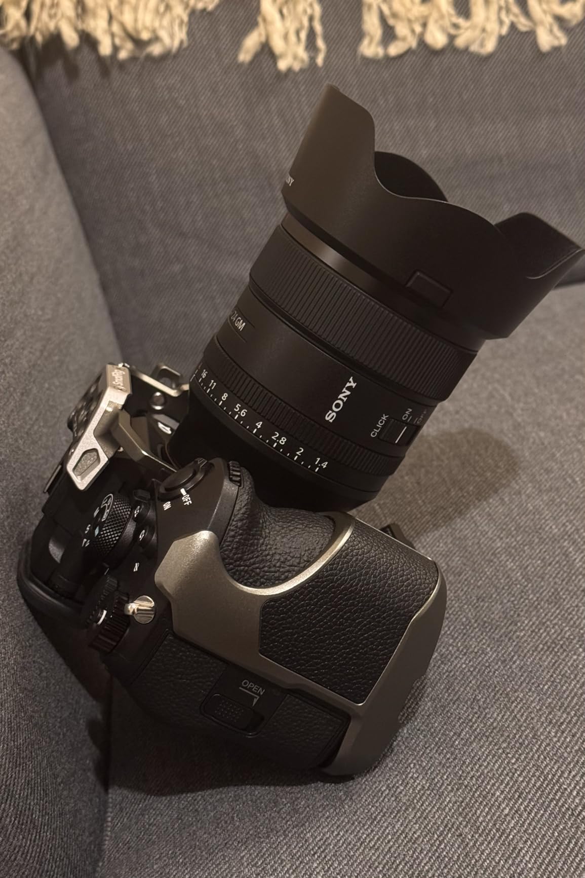Sony Alpha 1 II Full-Frame Mirrorless Interchangeable Lens Camera, Black | High-speed continuous shooting at 30 fps with AF AE, Addition of customizable focus areas customer photo 2