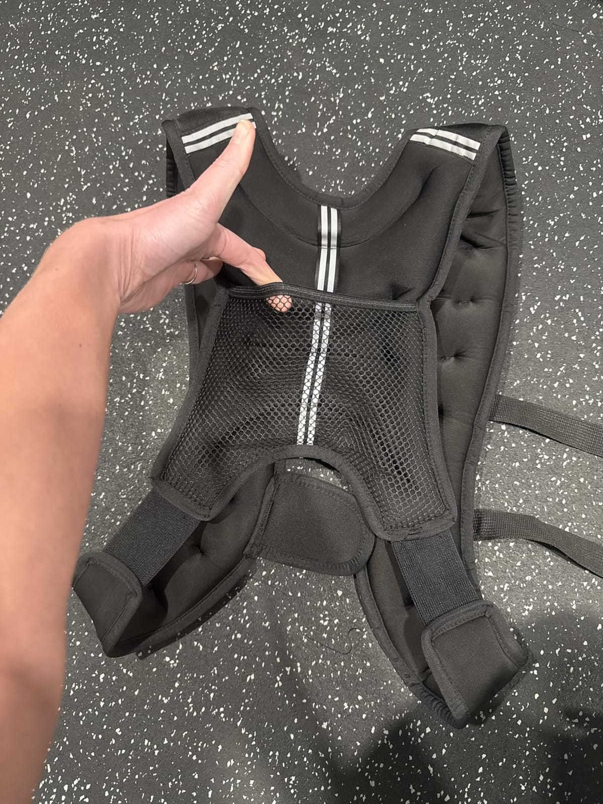 Poudee Weighted Vest, 6lb/8lb/10lb/12lb/16lb/20lb/25lb/30lb Weight Vest for Men Women, Body Weight Vests Adjustable with Reflective Stripe for Strength Training, Running, Workout, Jogging, Walking customer photo 2