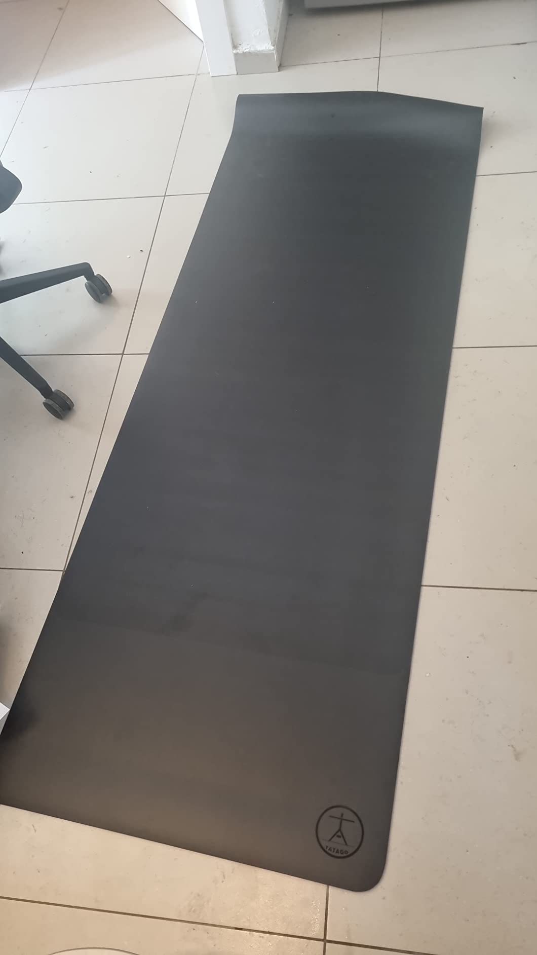Tatago Hot Yoga Mat Non Slip - Professional Grade Natural Rubber Yoga Mat, Pilates Mat, Stretching Mat or exercise mats for home workout. Nonslip for Hot and Sweaty Classes. Includes Yoga Strap for Carrying and Stretching too. customer photo 2