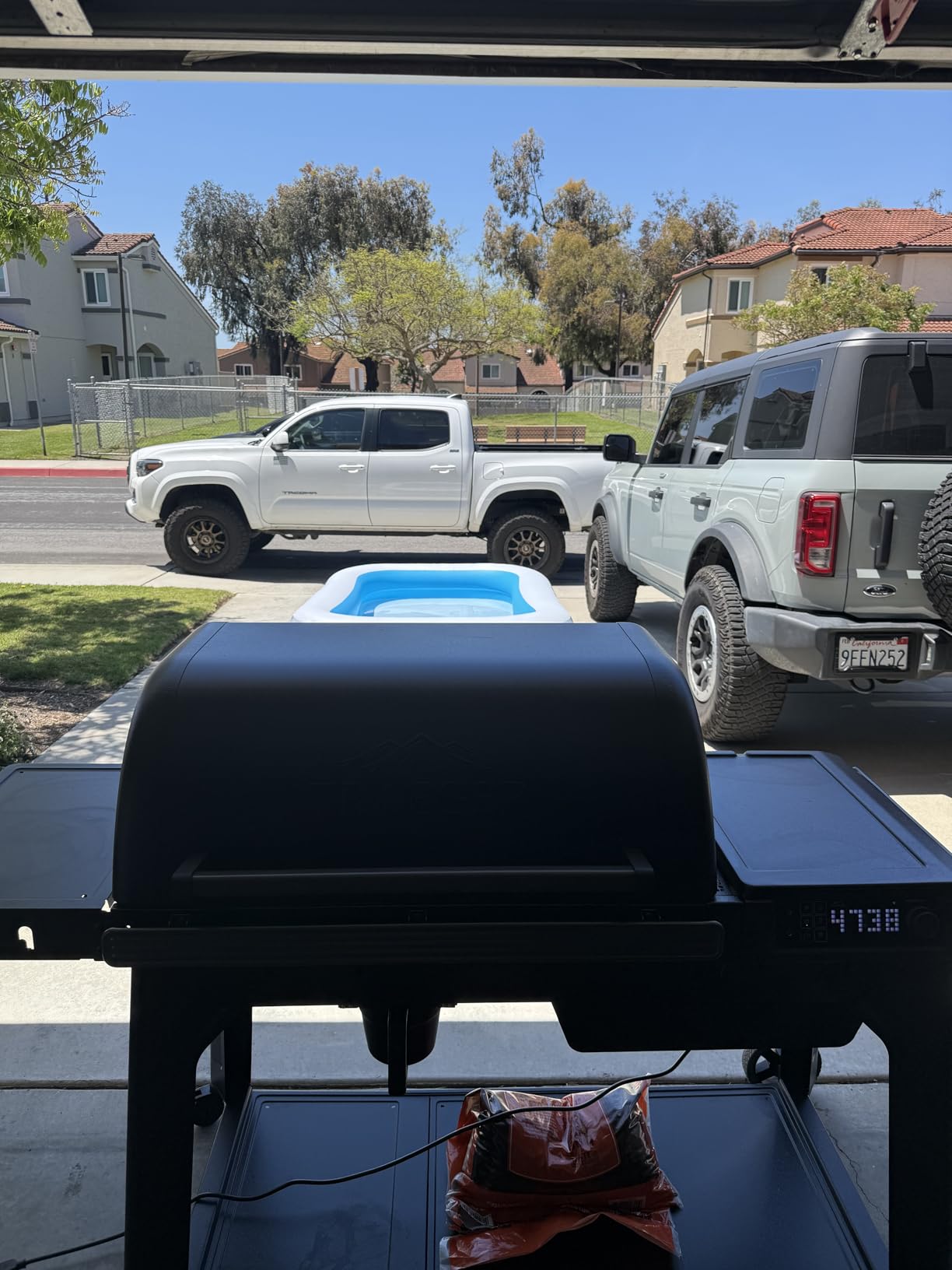 Traeger Woodridge Pro Wood Pellet Grill & Smoker, 970 Sq In, WiFi | Super Smoke Mode, digital sensor, side shelf, WiFIRE app control, 500°F max customer photo 2