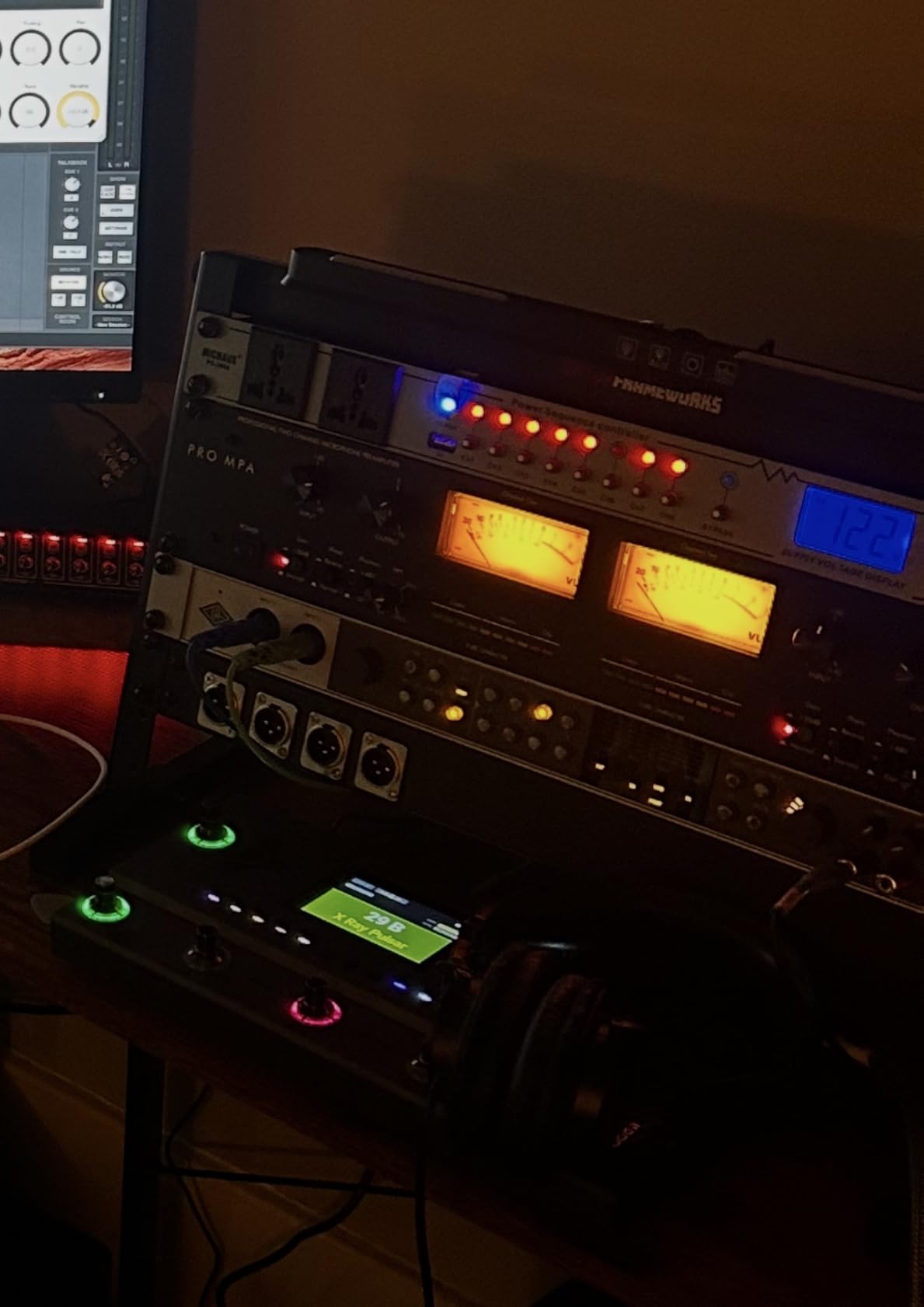 Rack Mount Power Conditioner 20A Sequencer for Audio Equipment, 10 Outlets 2000W Power Supply with 8 Independent Controls, Surge Protector, Voltage Display, External Switch customer photo 1