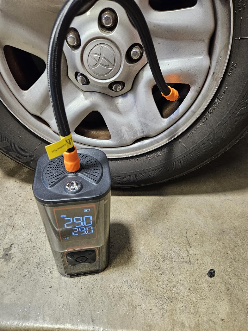 WOLFBOX 150PSI Heavy Duty Tire Inflator Portable Air Compressor, Double-cylinder 45LPM Fast Air Pump for Car Tires, 3.5'' LED Display, 20'' Hose, for Car, Pickup Truck, Bike customer photo 2