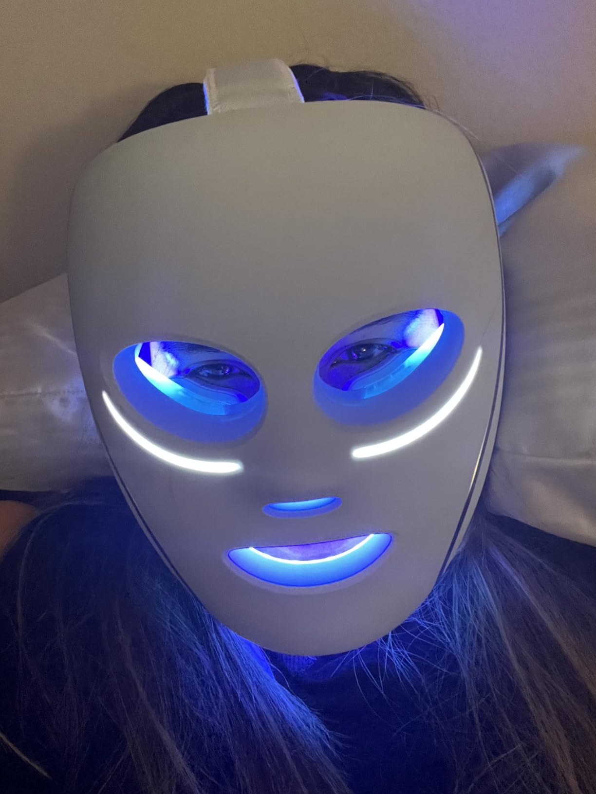 Shark CryoGlow LED Face Mask in Blue Frost (FW312) - #1 Skincare Facial Device in the US, Combining High-Energy LEDs, Deep Infrared & Under-Eye Cooling customer photo 2