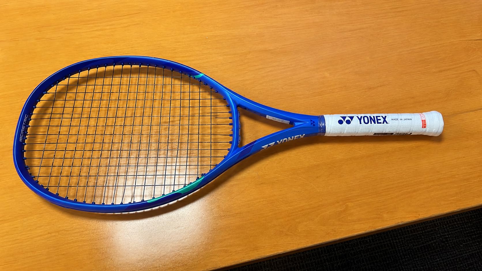 YONEX Unisex EZONE 100 Blast Blue Racquet | Powerful 16x19 Strings Arm-Friendly Graphite Racket customer photo 1
