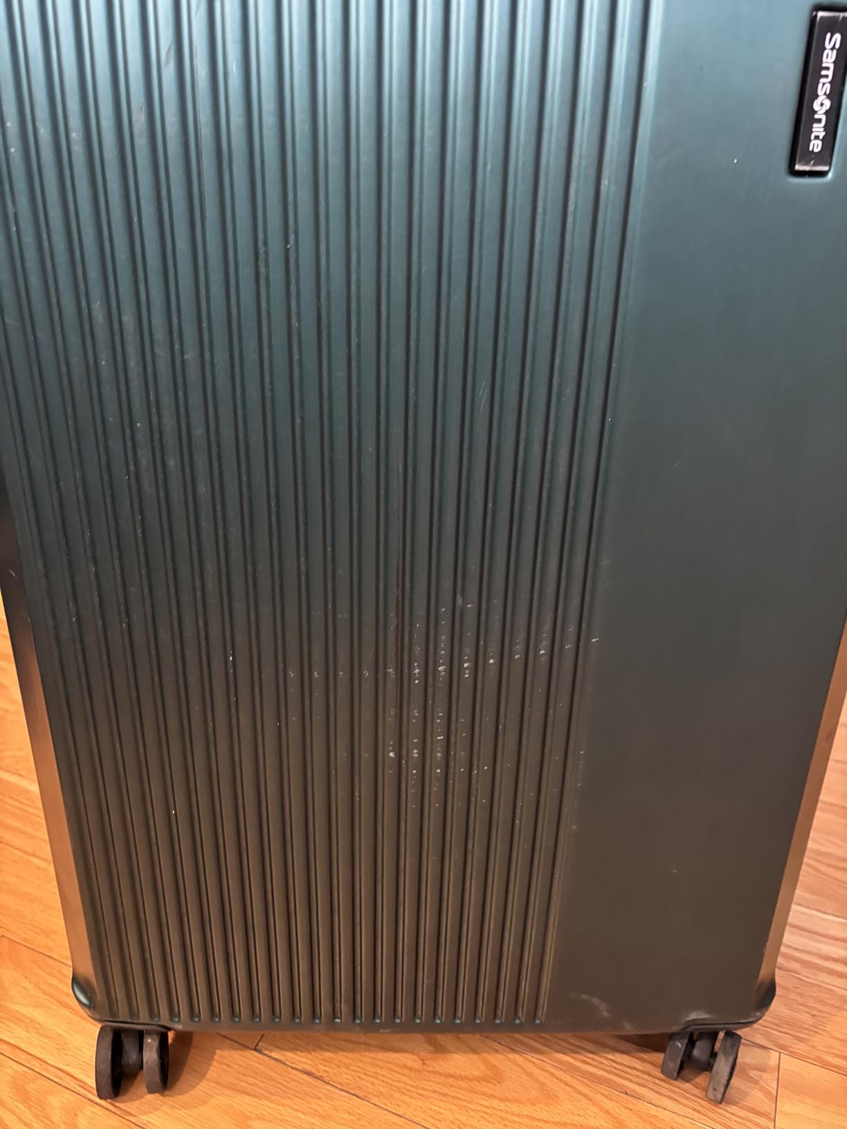 Samsonite Elevation Plus - Large Hardside Luggage - Scratch Resistant Polypropylene Shell, RightHeight Adjustable Handle, Integrated AirTag Holder, TSA Lock, WetPak Compartment - Triple Black customer photo 1