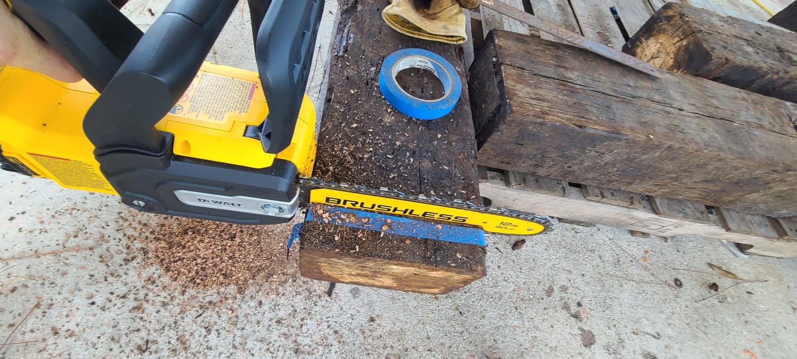 DEWALT 20V MAX 12 in. Cordless Chainsaw, Bare Tool Only (DCCS621B) customer photo 1