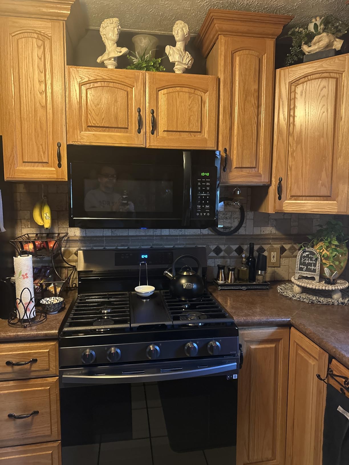 BLACK+DECKER Over the Range Microwave Oven, 1.7 Cu.Ft, 1000W, Black | Over the Stove Microwave, Vent Fan, One-Touch Auto Cook, 10 Power Levels, Child Lock customer photo 1