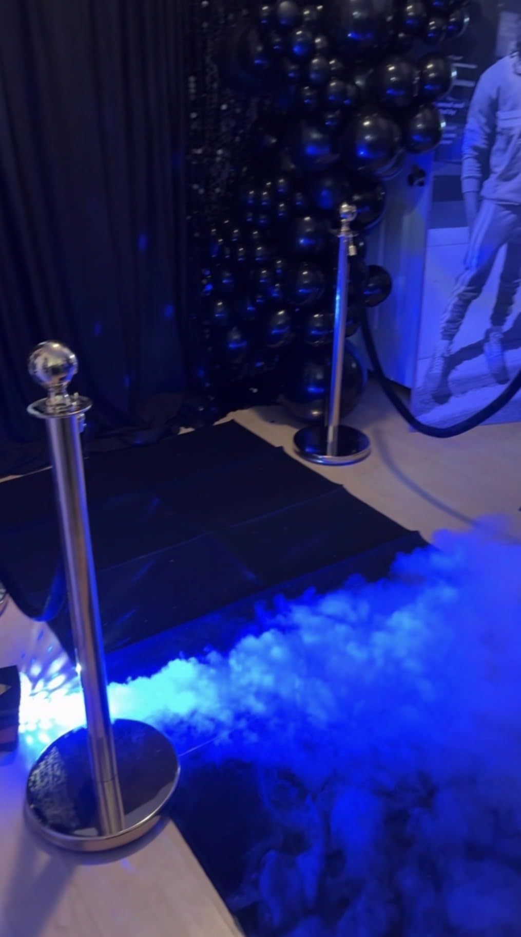Fog Machine, Smoke Machine with Disco Ball Lights, 800W and 4500CFM with 13-Color LED Effects, Wired And Wireless Remote Controls, Ideal for Indoor, Outdoor, Halloween, Wedding, and Parties customer photo 1