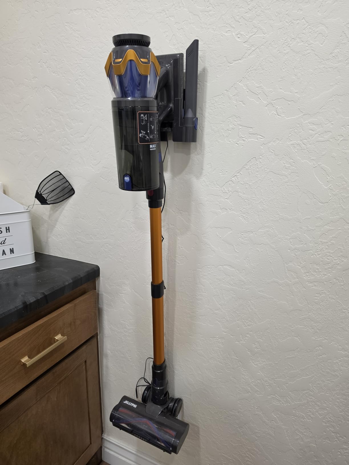 Cordless Vacuum Cleaner, Upgraded 650W 55KPA 70Mins Cordless Stick Vacuum Cleaner with Self-Standing and Touch Screen, Anti-tangle Wireless Vacuum, Vacuum Cleaners for Home/Pet Hair/Carpets/Floors customer photo 1