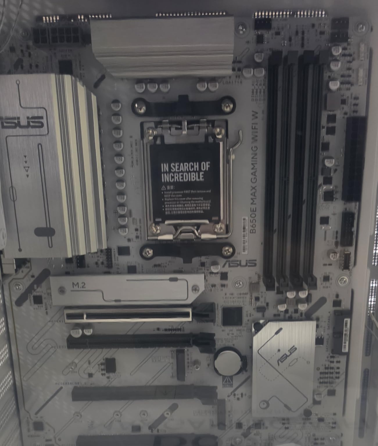 ASUS B650E MAX Gaming WiFi W AMD B650 AM5 ATX Motherboard, White PCB, DDR5, PCIe 5.0, 3X M.2, Wi-Fi 6E, 2.5Gb LAN, USB 10Gbps Type-C, DisplayPort, HDMI, BIOS Flashback, Aura Sync, Advanced AI PC customer photo 1