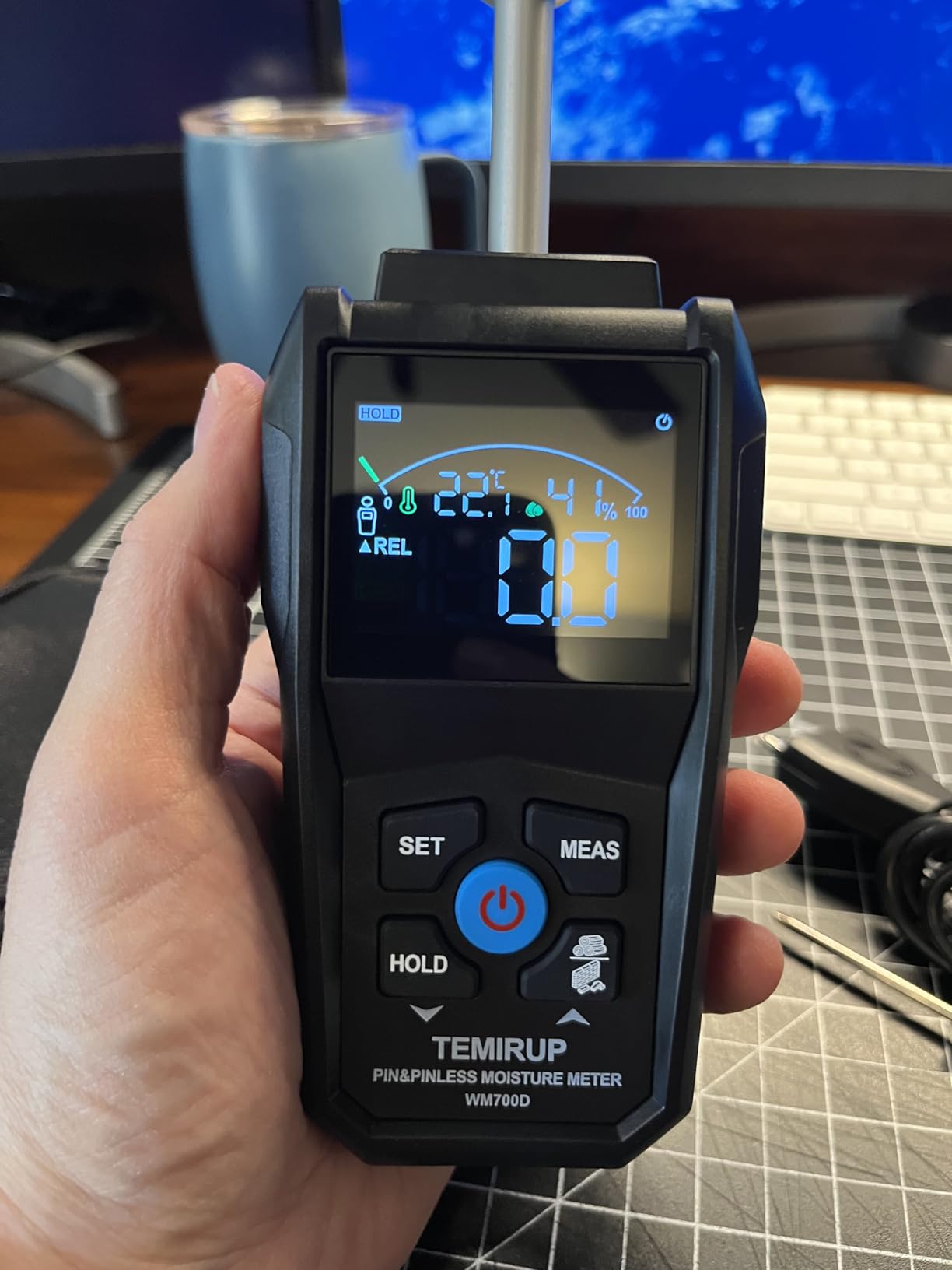 Pin & Pinless Moisture Meter with Color LCD & Acoustic Alarm, Detects up to 20-40 mm; Digital Moisture Detector for Wood, Drywall, Masonry & Other Building Materials customer photo 2
