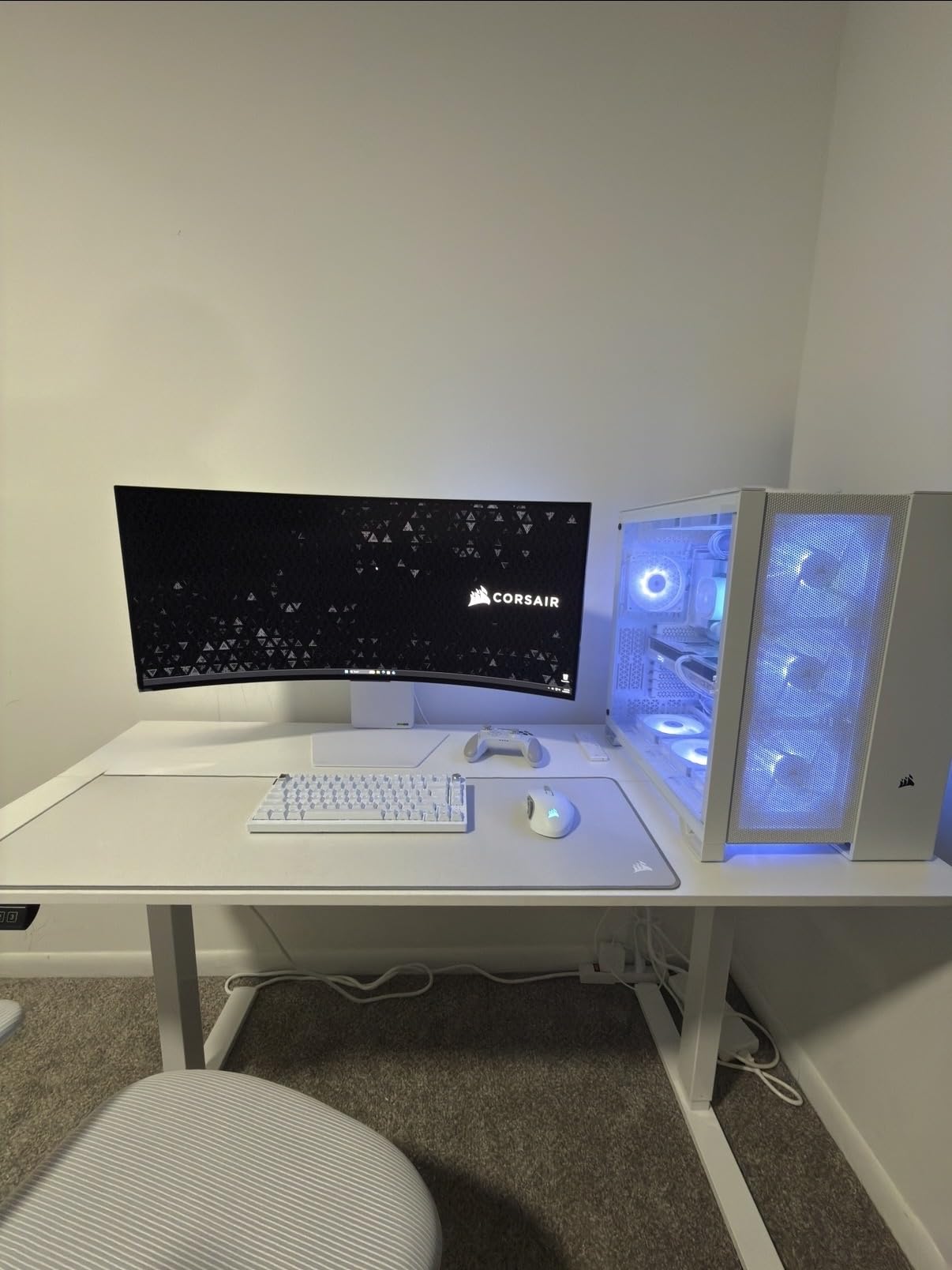 Corsair K65 Plus Wireless 75% RGB Hot-Swappable Mechanical Gaming Keyboard for Mac and iPad - Pre-Lubricated MLX Red v2 Linear Switches, Sound Dampening - QWERTY NA Layout - Frost White customer photo 1