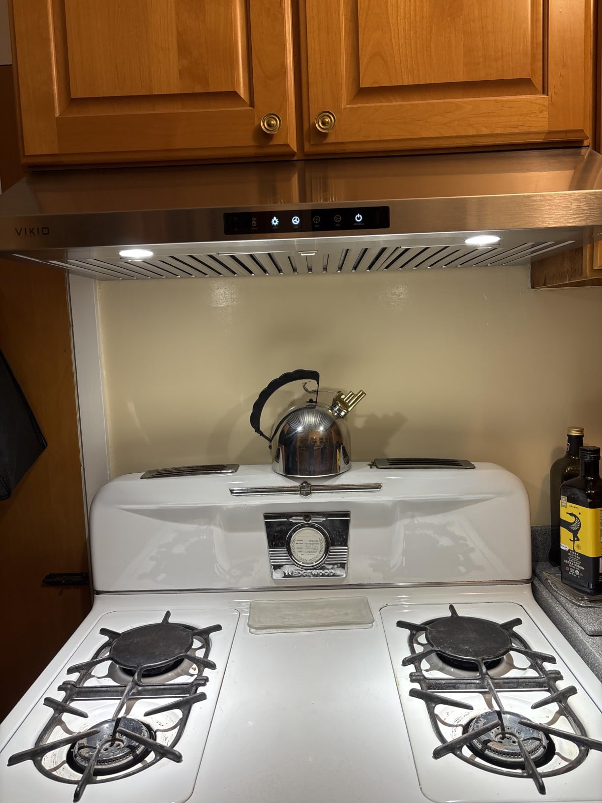 VIKIO HOME 30 Inch Under Cabinet Range Hood, 980CFM Fast Venting Ducted with 3 Speed Gesture & Touch Control, Stainless Steel Stove Vent Hood customer photo 2