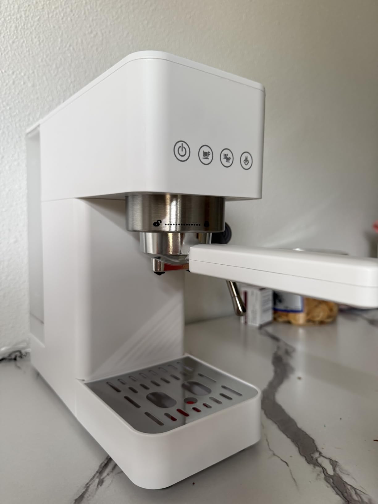 AMZCHEF Compact Espresso Machine 20 Bar, Americano, Latte & Cappuccino | Easy One-Touch Brewing, 30s Heat-Up, Stable PID Control, Easy Milk Frothing, Compact Design, 50oz Tank, White customer photo 1