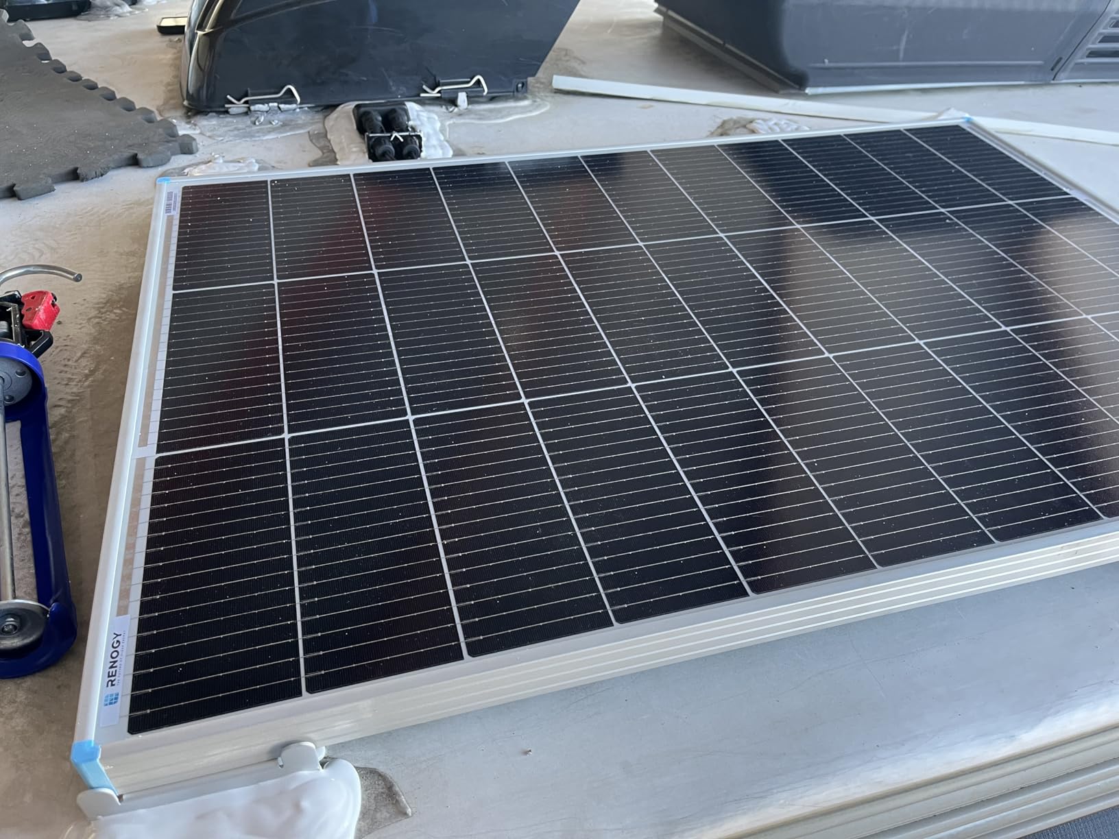 RENOGY REGO 200 Watt Solar Panel N-Type, 25% High Efficiency Solar Panel | 200W Solar Panel 16BB for RV Roof Boat Camping Van Trailer Cabin Home Off-Grid, IP67, Ideal for 12V/24V Battery Systems customer photo 1