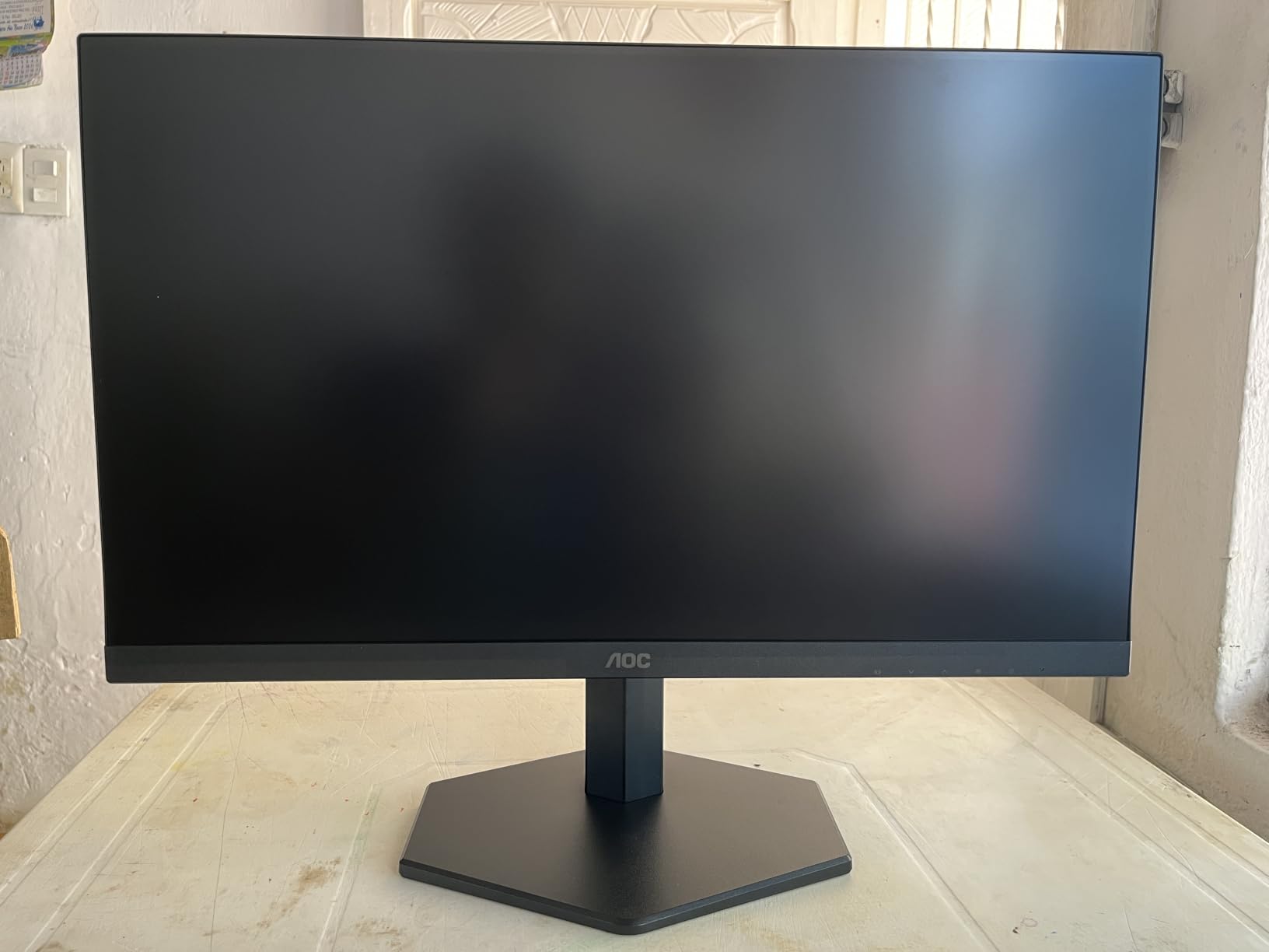 AOC 24