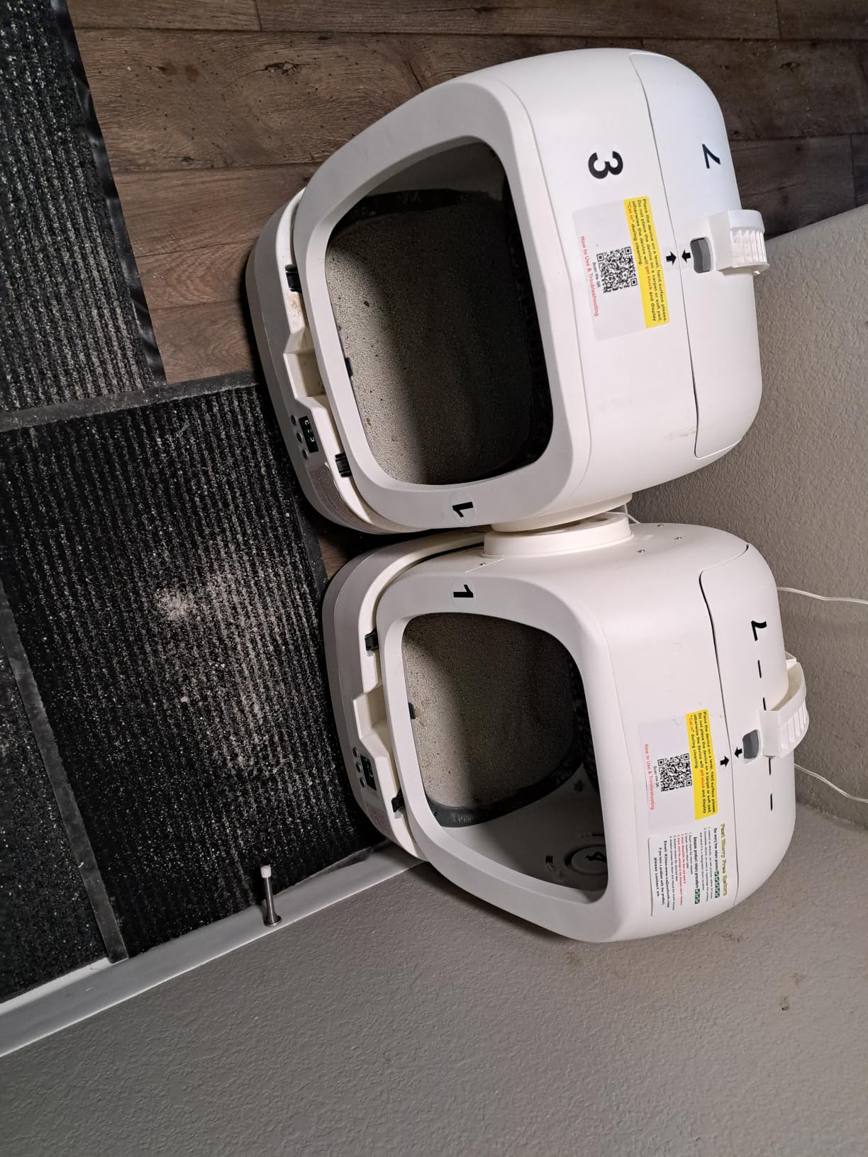 Mintakawa Automatic Cat Litter Box Self Cleaning - APP Control and Weight Monitoring - Ultra-Quiet, Suitable for Medium Cats and Kittens, Safe Anti-Pinch Litter Box (Assembly Required) - White customer photo 2