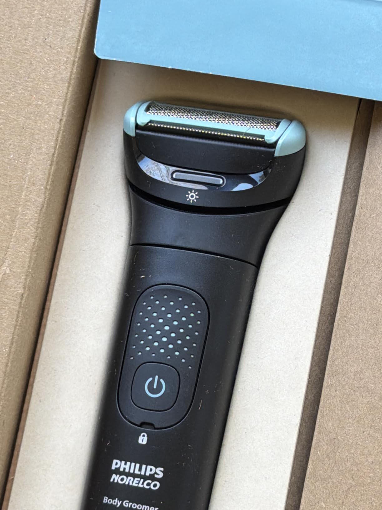 Philips Norelco Body Groomer 7000, Body & Balls, Dual Head Trimmer & Shaver | Full-Body Grooming, Triple Skin Protect Shave System, 2D Flexing Shaver, 11 Length Settings, Back Grooming, 120-Min Runtime customer photo 2