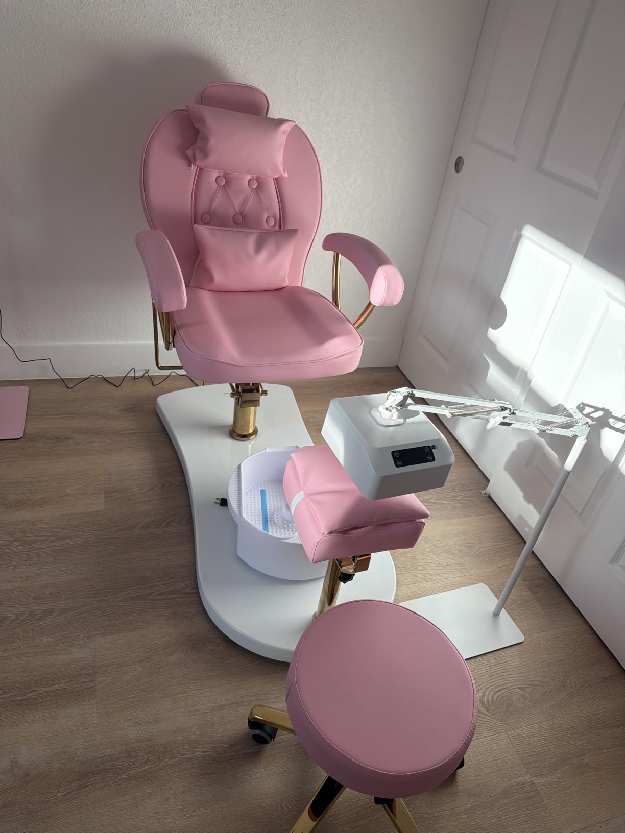 Pedicure Chair No Plumbing with Stool & Foot Bath, 360°Swivel Hydraulic Reclining Pedicure Station with Footrest & Ergonomic Headrest for Nail Tech, Spa, Salon (Black) customer photo 1