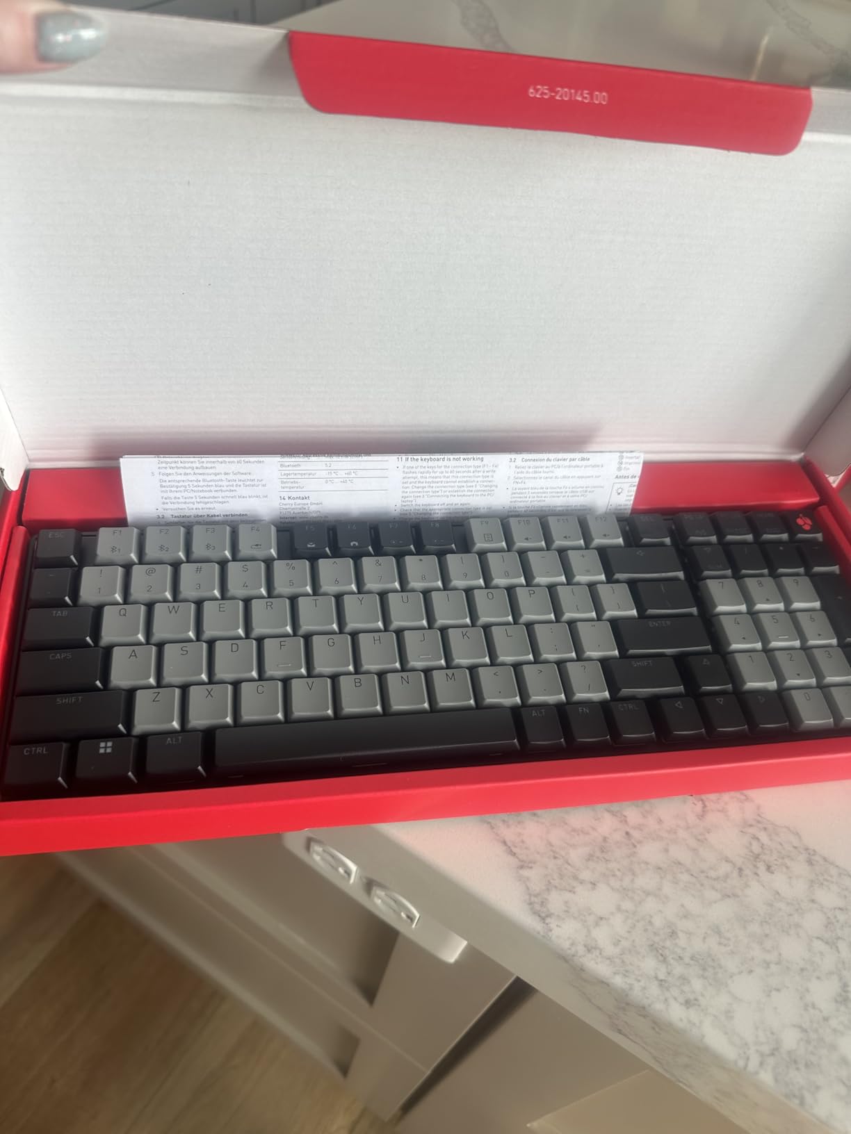 Cherry KW 550 MX LP 96% Mechanical Low Profile Wireless Keyboard, Multi-Device for up to 4 Devices, MX LP 2.0 Ivory Switches customer photo 2
