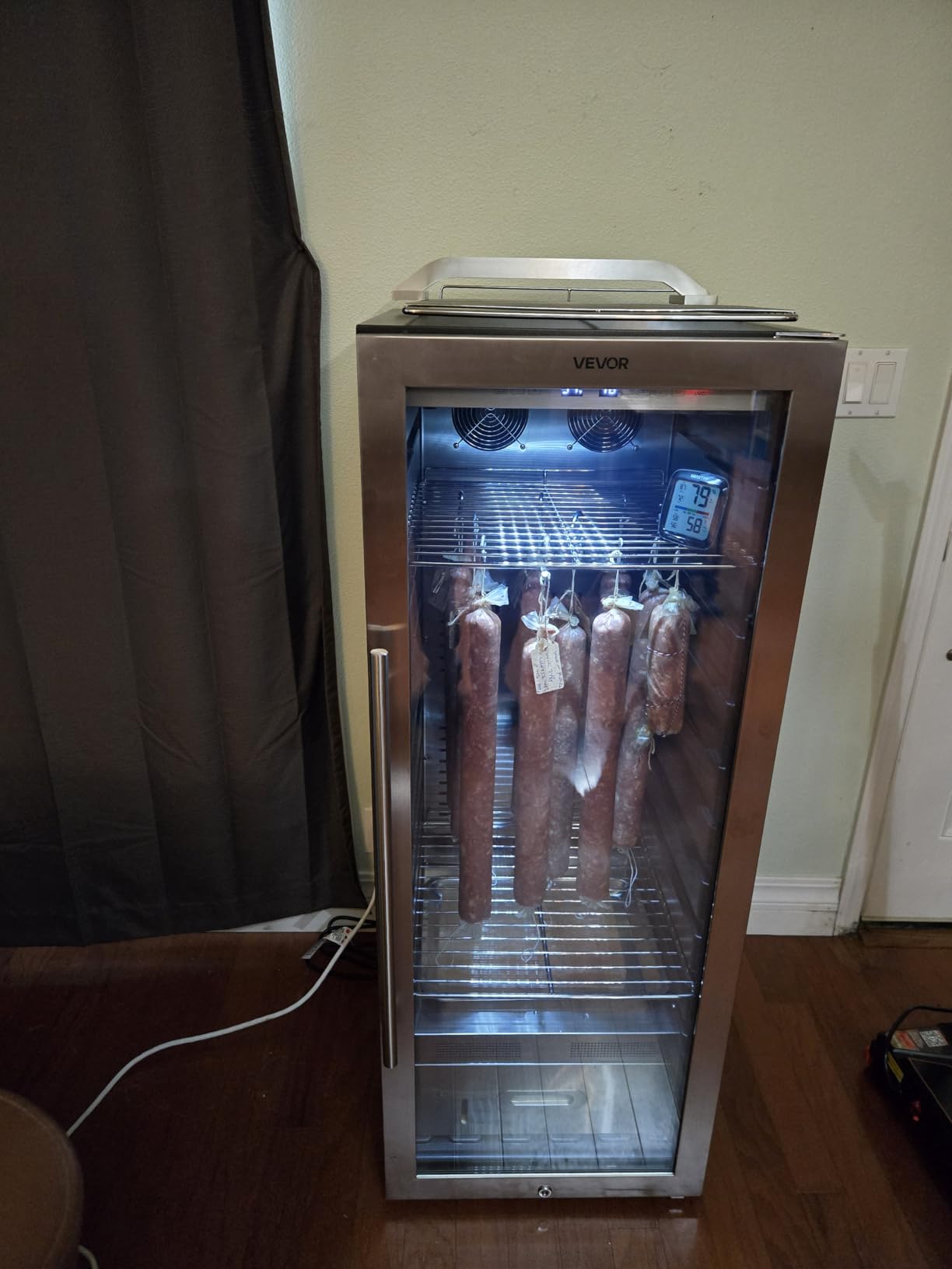 VEVOR 232 LBS Dry Aging Fridge for Steaks, Dry Ager Refrigerator for Meat with Precise Temperature & Humidity Control, Freestanding Beef Aging Machine Refrigerator, Himalayan Salt Not Included customer photo 1